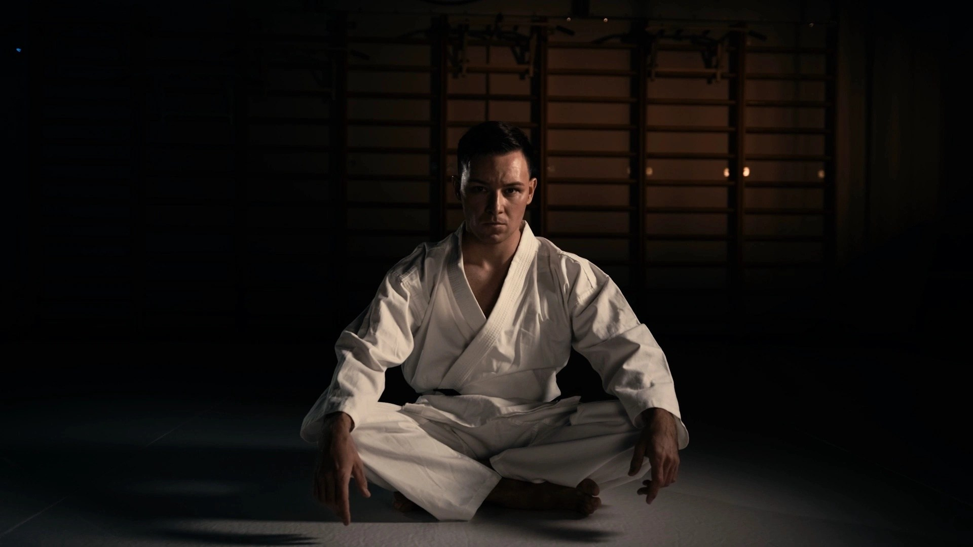 Промо ролики/Музыкальные клипы. Оператор и режиссер монтажа в Москве Артем Епифанов