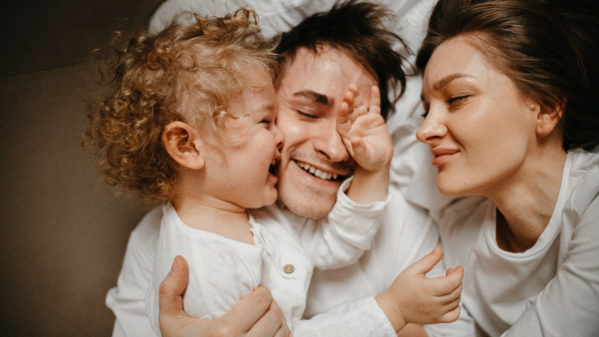 Костя, Яна, Кристина, Леон | дома