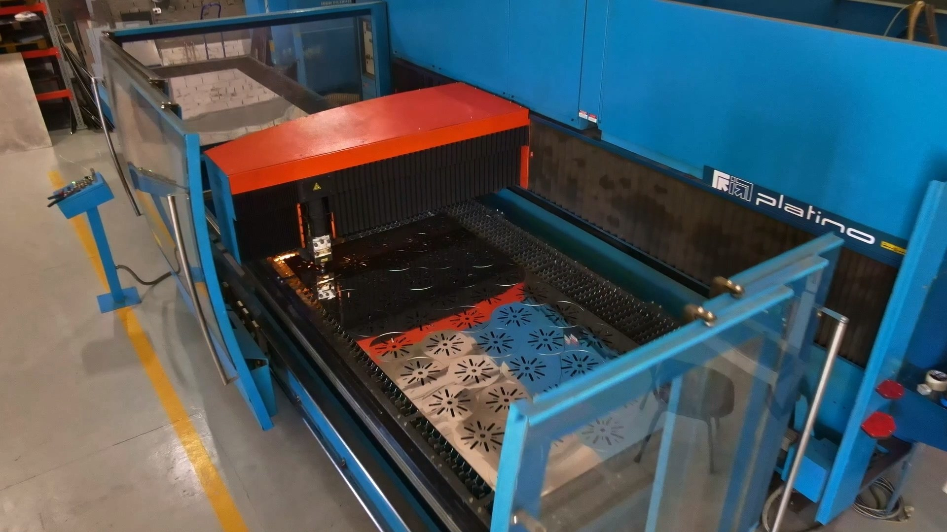 Video — VK. Фотограф/оператор для бизнеса в Кирове — Андрей Гурьянов