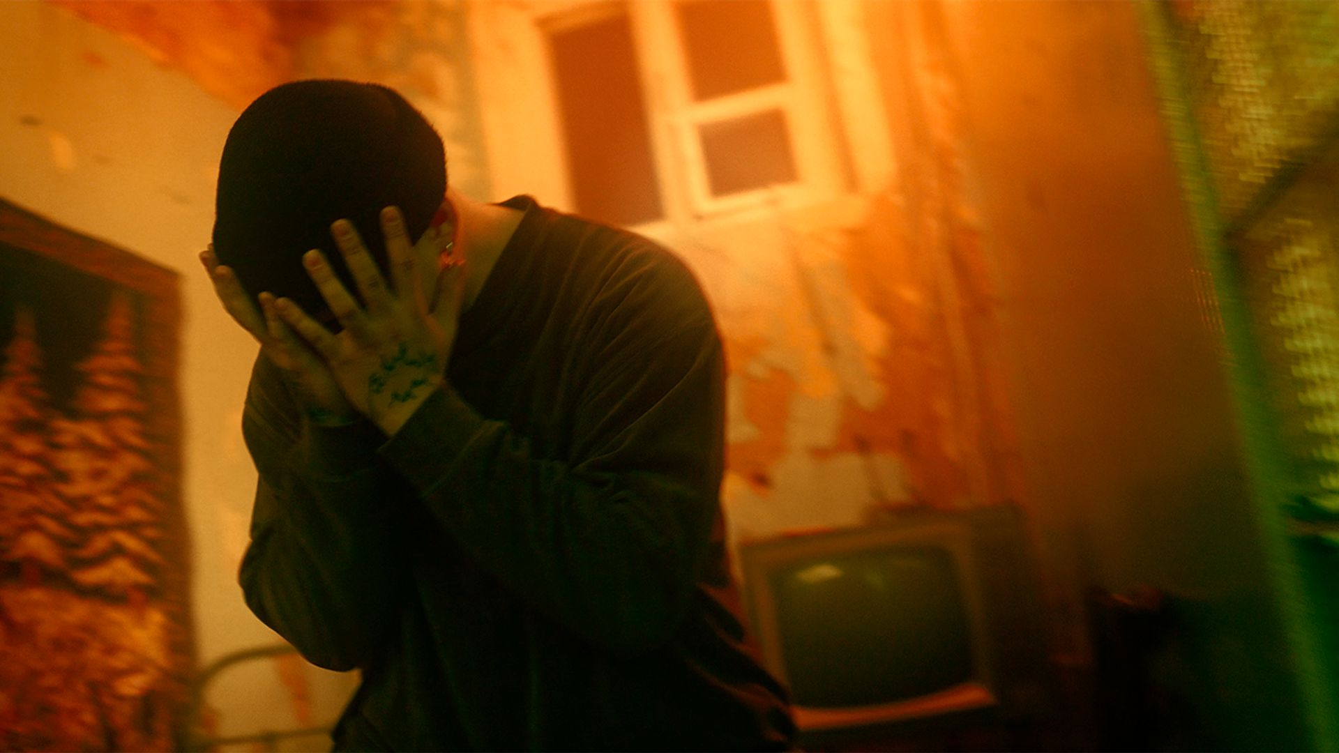 Hollyflame «Брошу курить» — music video