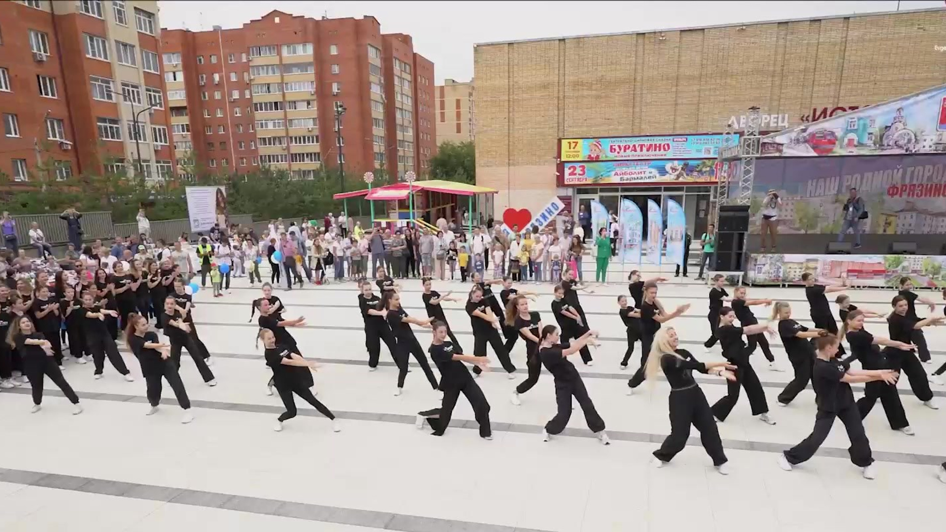 Видео флешмобов Tanzclass. Tanzclass Лилии Лебедевой, Фрязино