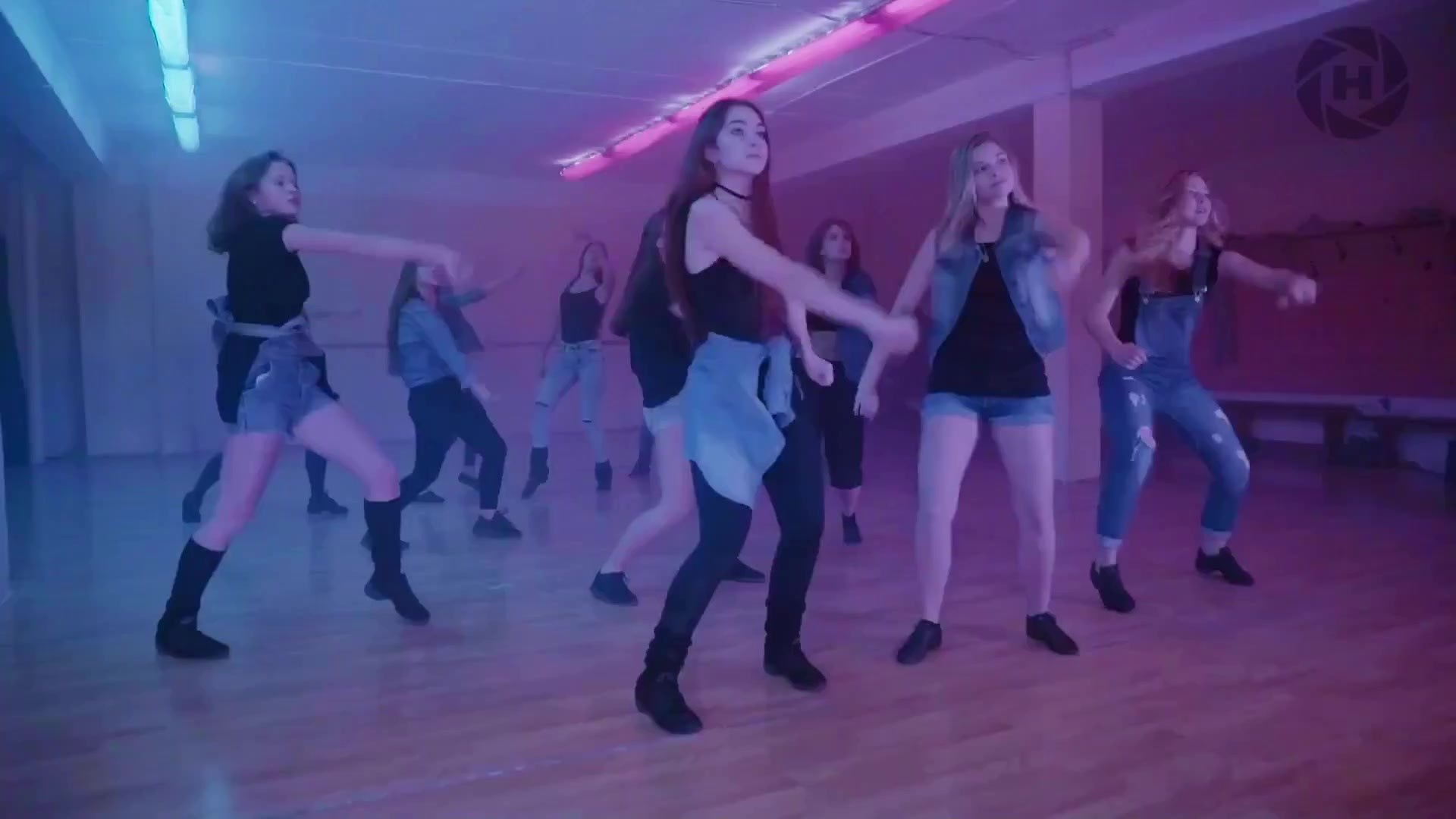 Клипы Tanzclass Лилии Лебедевой. Tanzclass Лилии Лебедевой, Фрязино