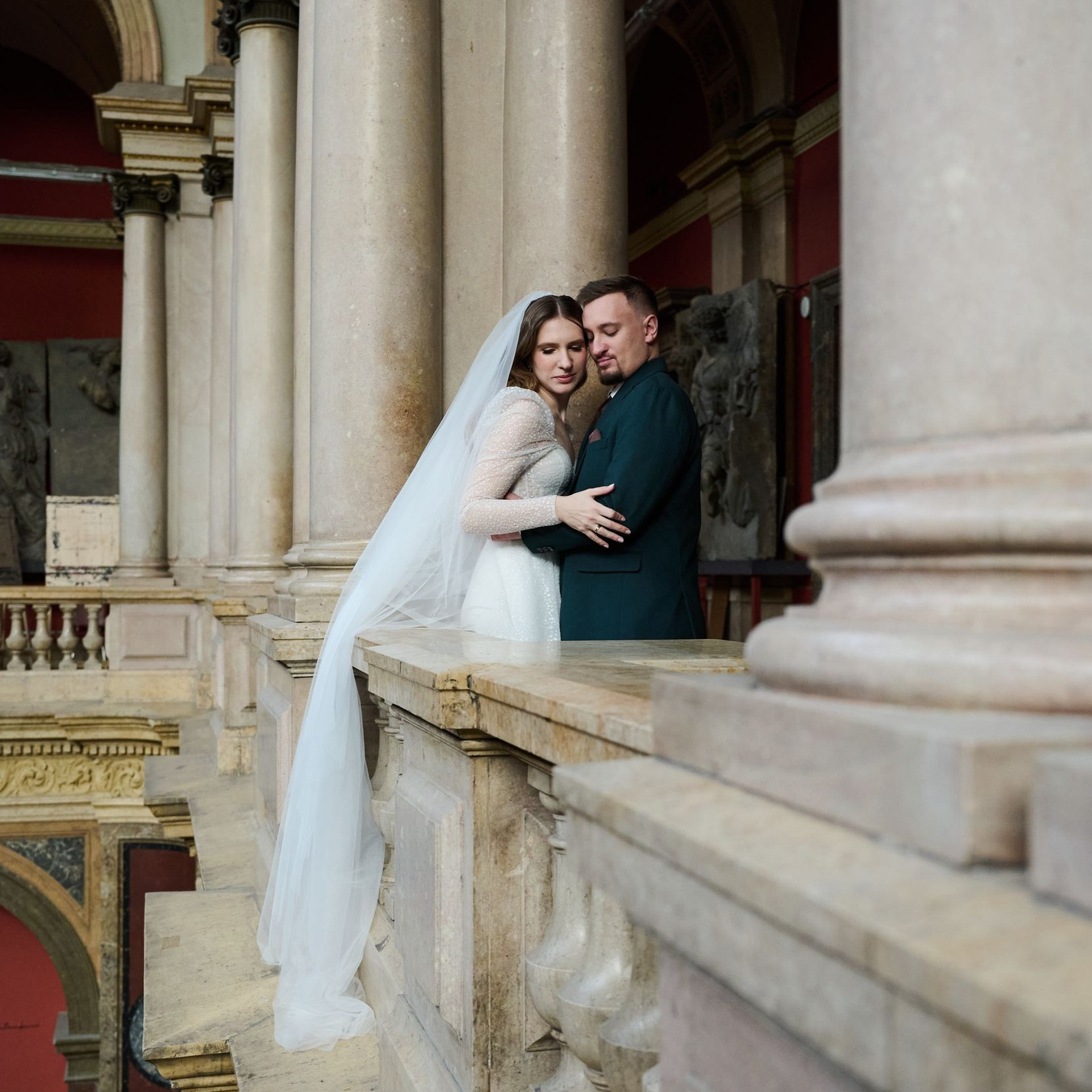 Фотосъемка полного свадебного дня в СПб: Гранд-отель, ДБС № 2 и Академия Штиглица