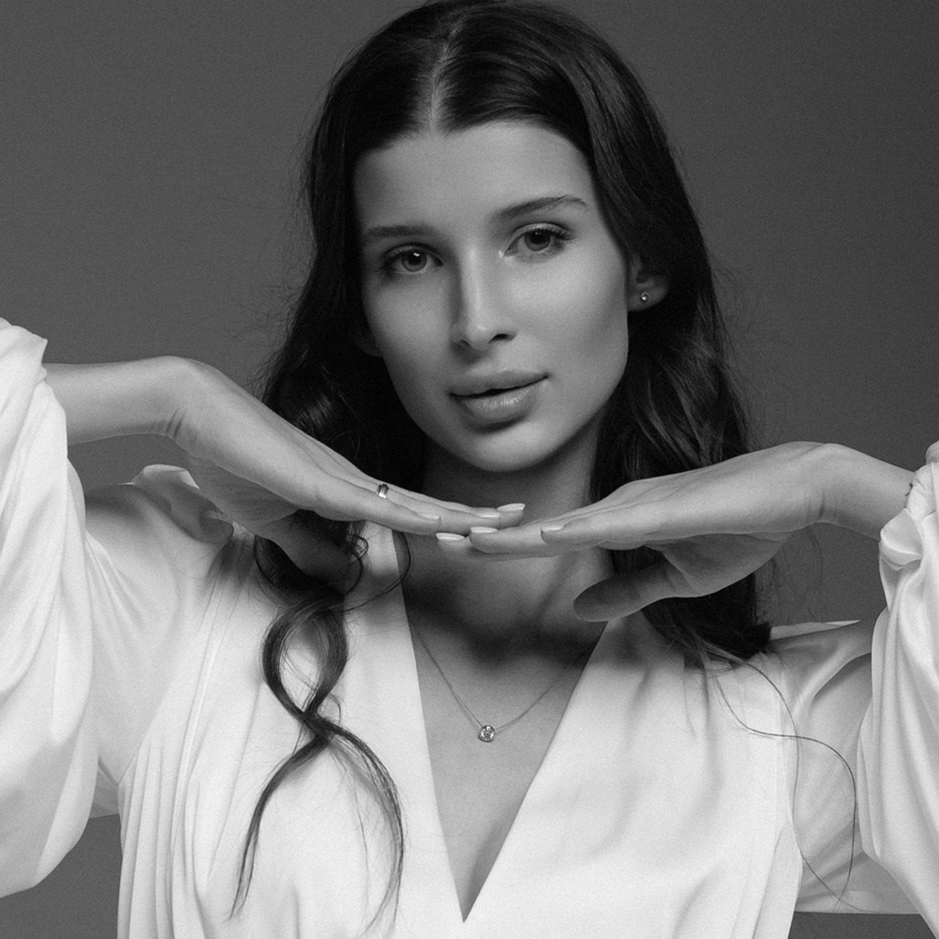 ЖЕНСКИЙ ПОРТРЕТ