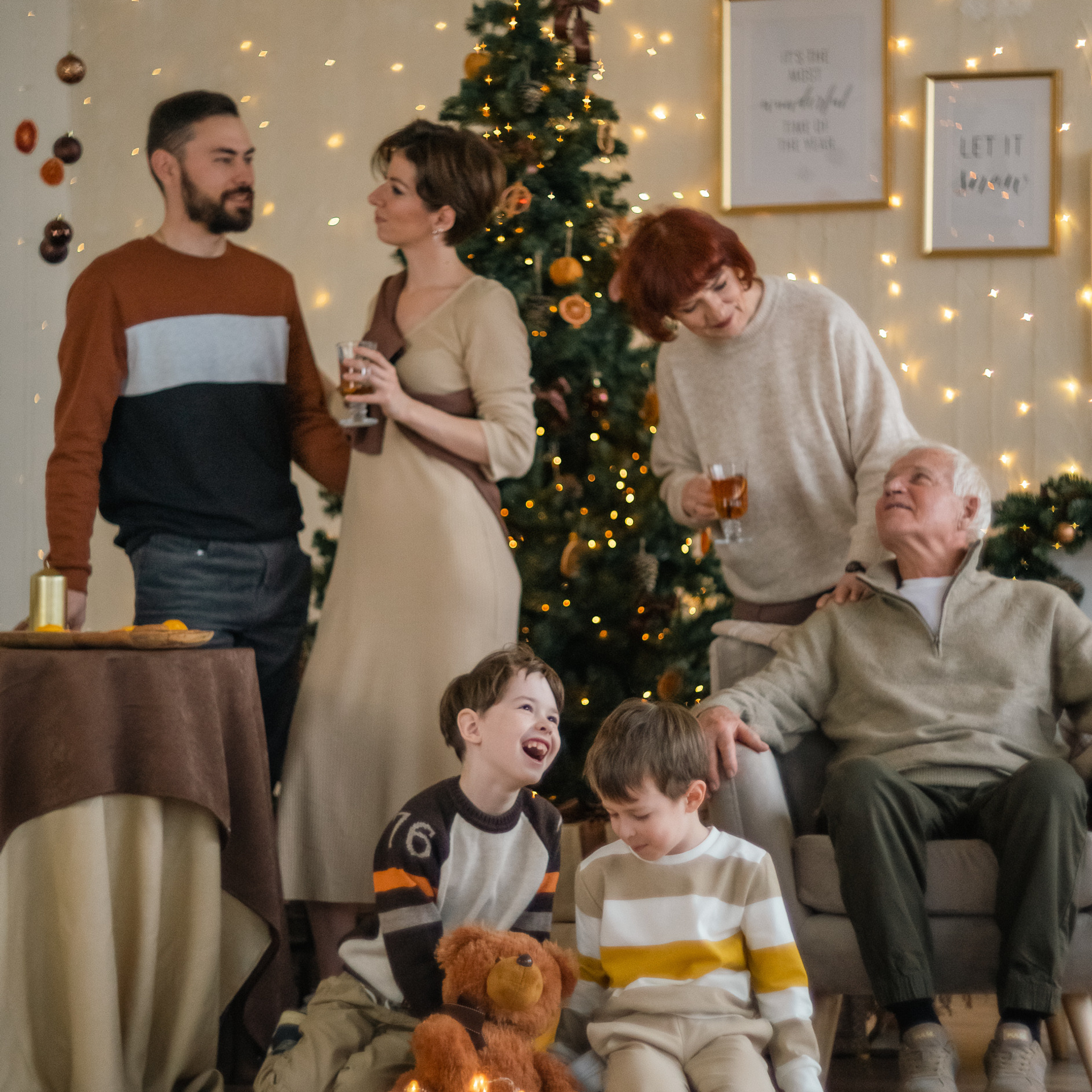 Новогодняя. Семья, четыре поколения.