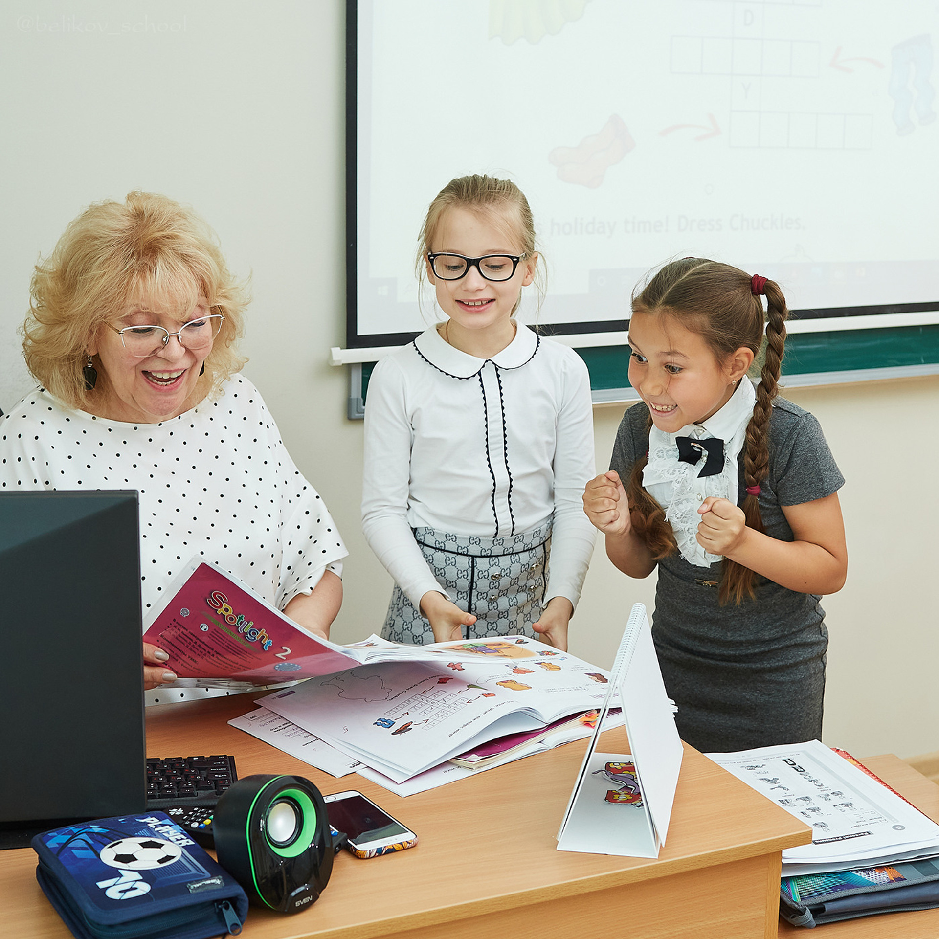 Репортаж «День в школе». Школьный фотограф Сергей Беликов