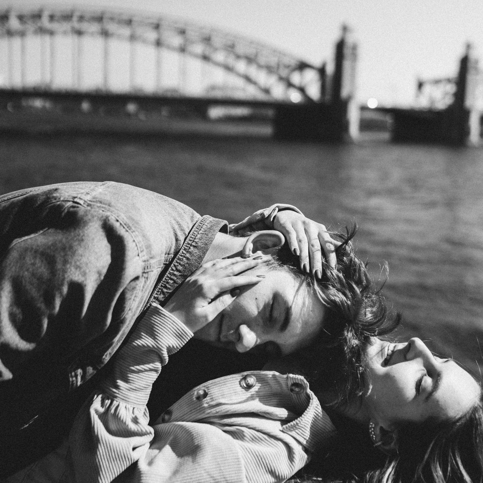 Любовь у Большеохтинского моста