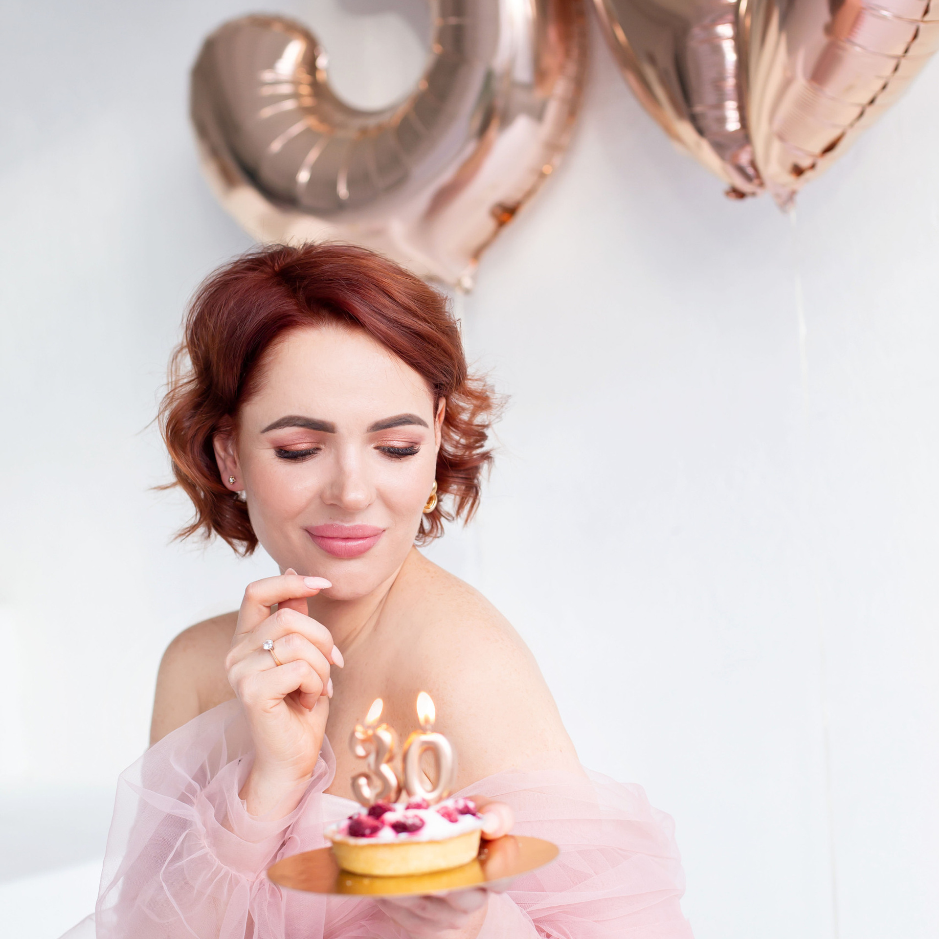 С днем рождения Алиса