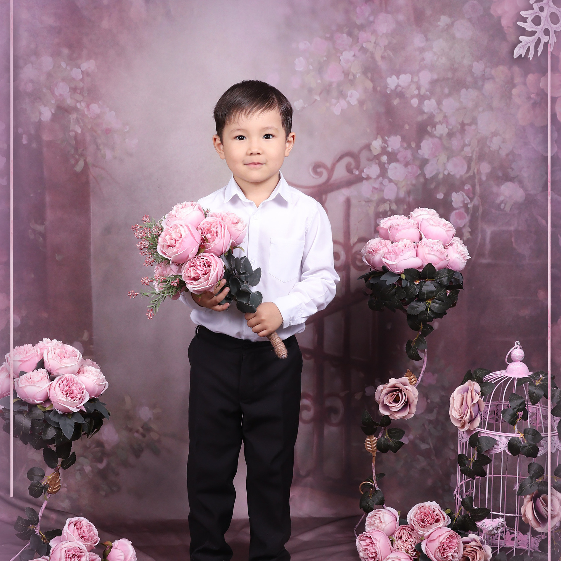 Отзывы и пожелания о Мастерской детской фотографии Happybook. Детский фотограф в Алматы, виньетки, выпускной альбом Алматы