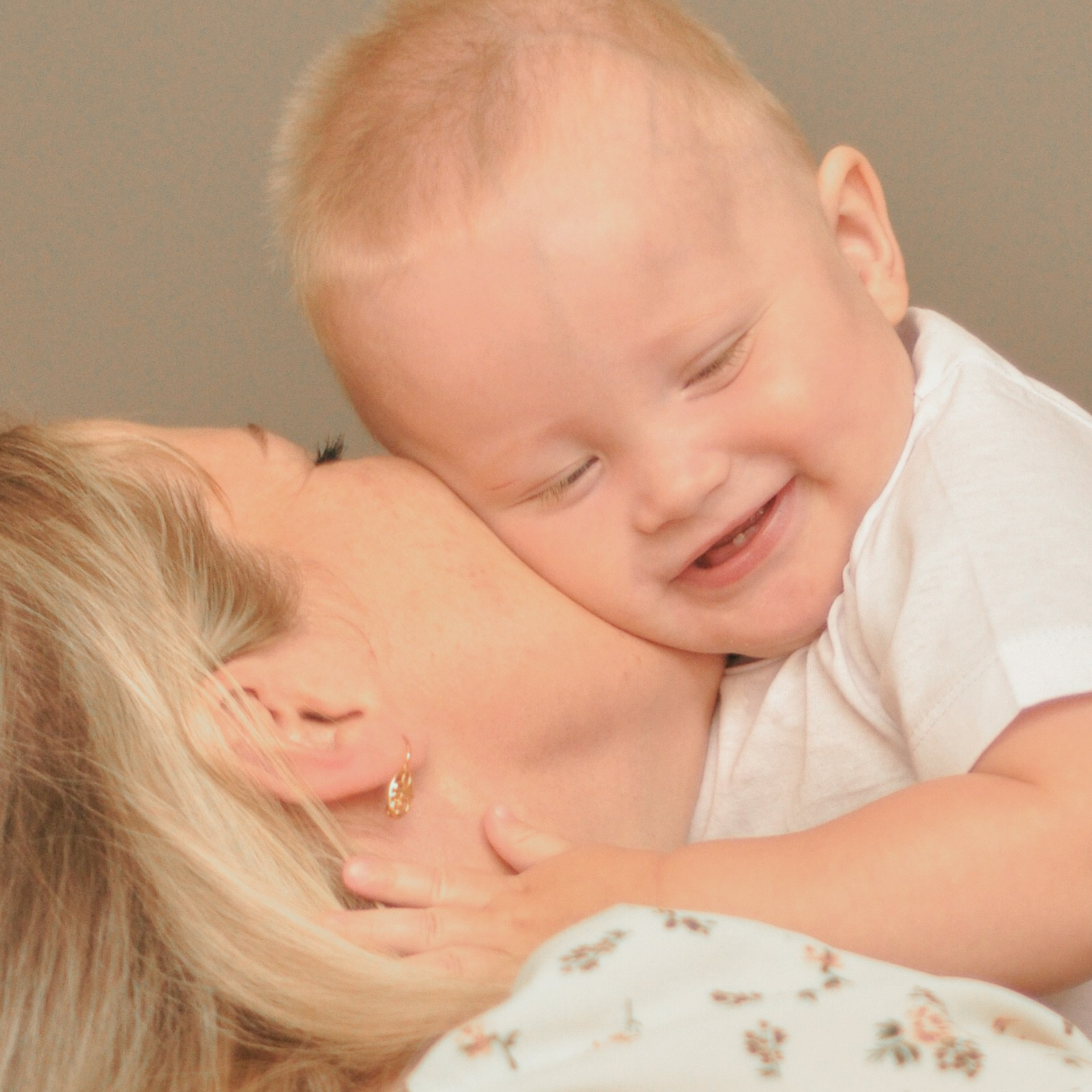 Фотосессия мама с двумя сыночками. Сохраню важные для тебя моменты