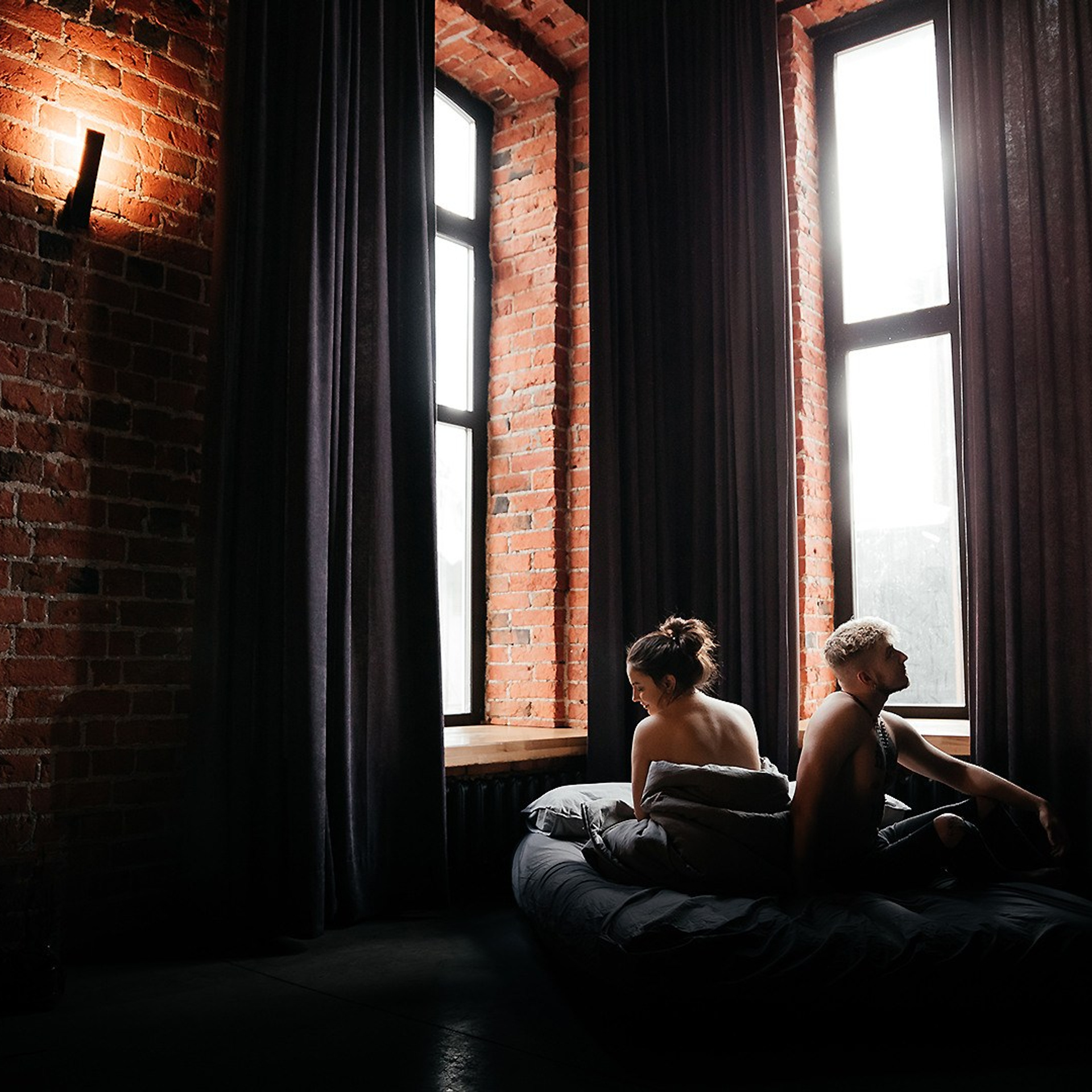 Живи моментом