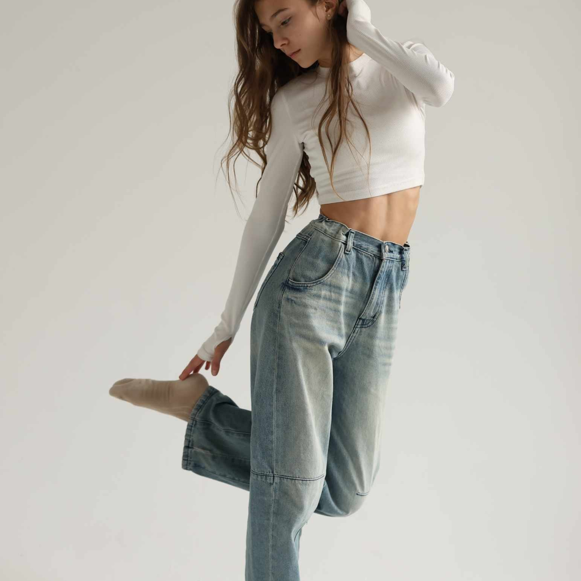 Съемка портретов, модельного портфолио и тестов, съемки для брендов, фотопрогулки. Фотограф Мила Хлусова, Москва. Живые портреты, модельное портфолио и фотопрогулки