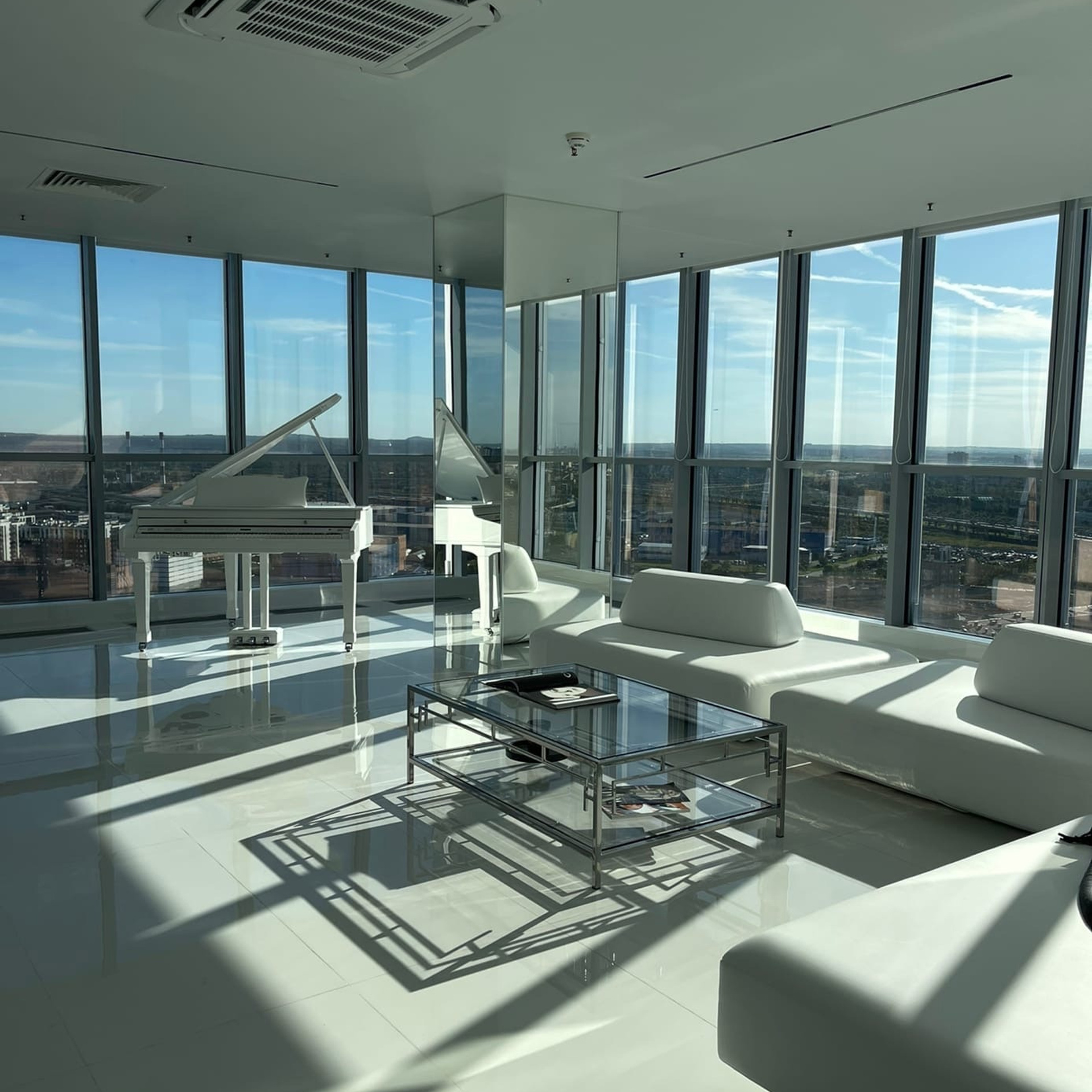 Артплейс 30 этаж. Профессиональный фотограф беременности в СПБ. Стильные фотосессии беременности в стиле минимализм и классическая фотография