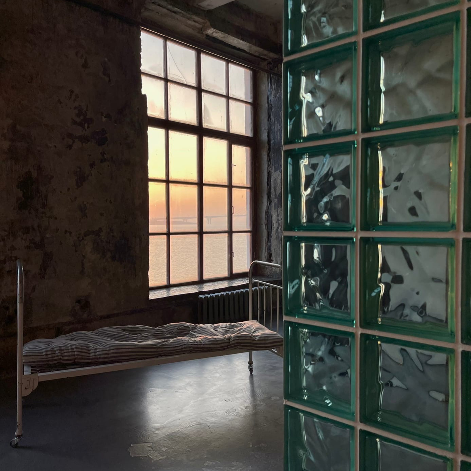 АРТ ПЛЕЙС ЗАЛЫ. Профессиональный фотограф беременности в СПБ. Стильные фотосессии беременности в стиле минимализм и классическая фотография