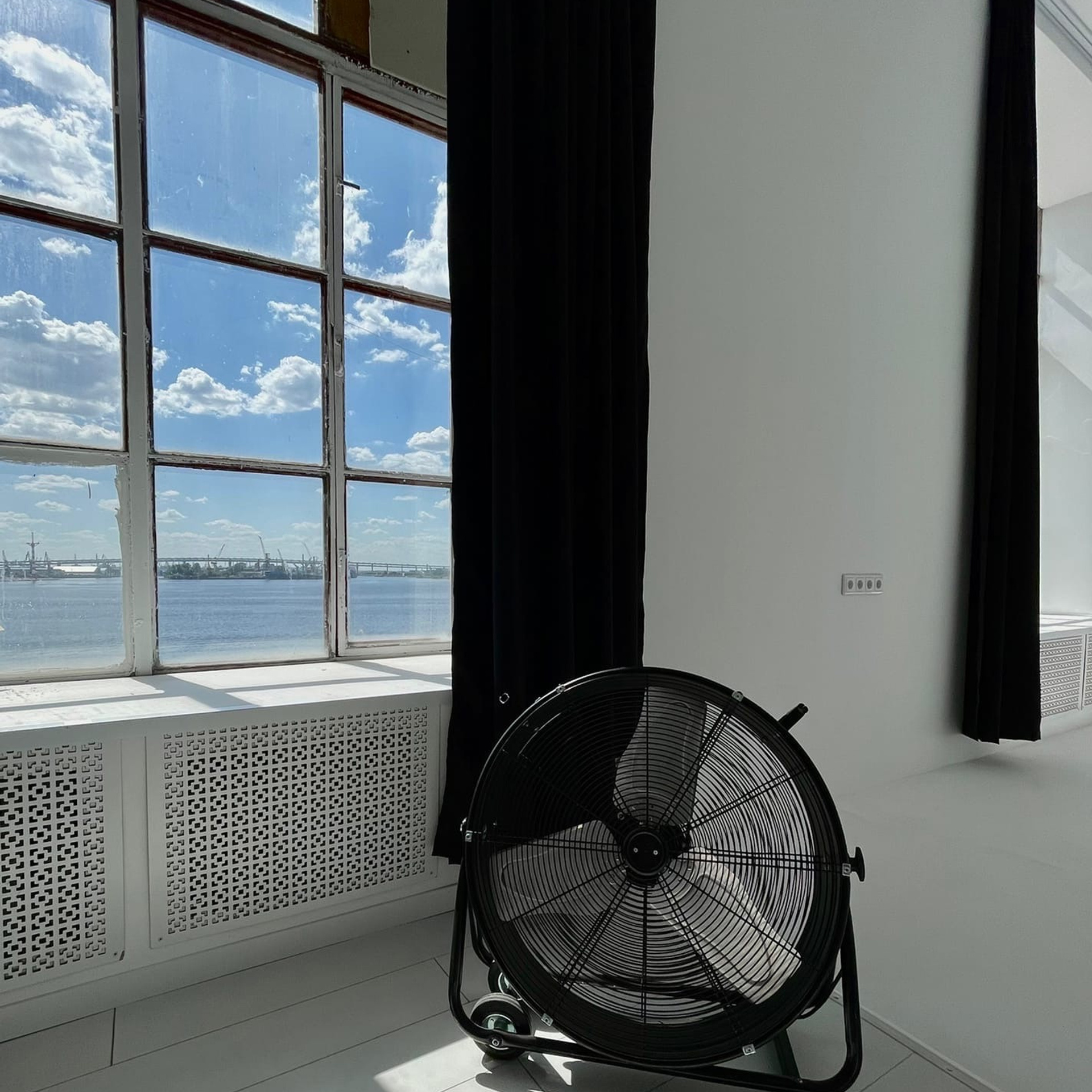 АРТ ПЛЕЙС ЗАЛЫ. Профессиональный фотограф беременности в СПБ. Стильные фотосессии беременности в стиле минимализм и классическая фотография