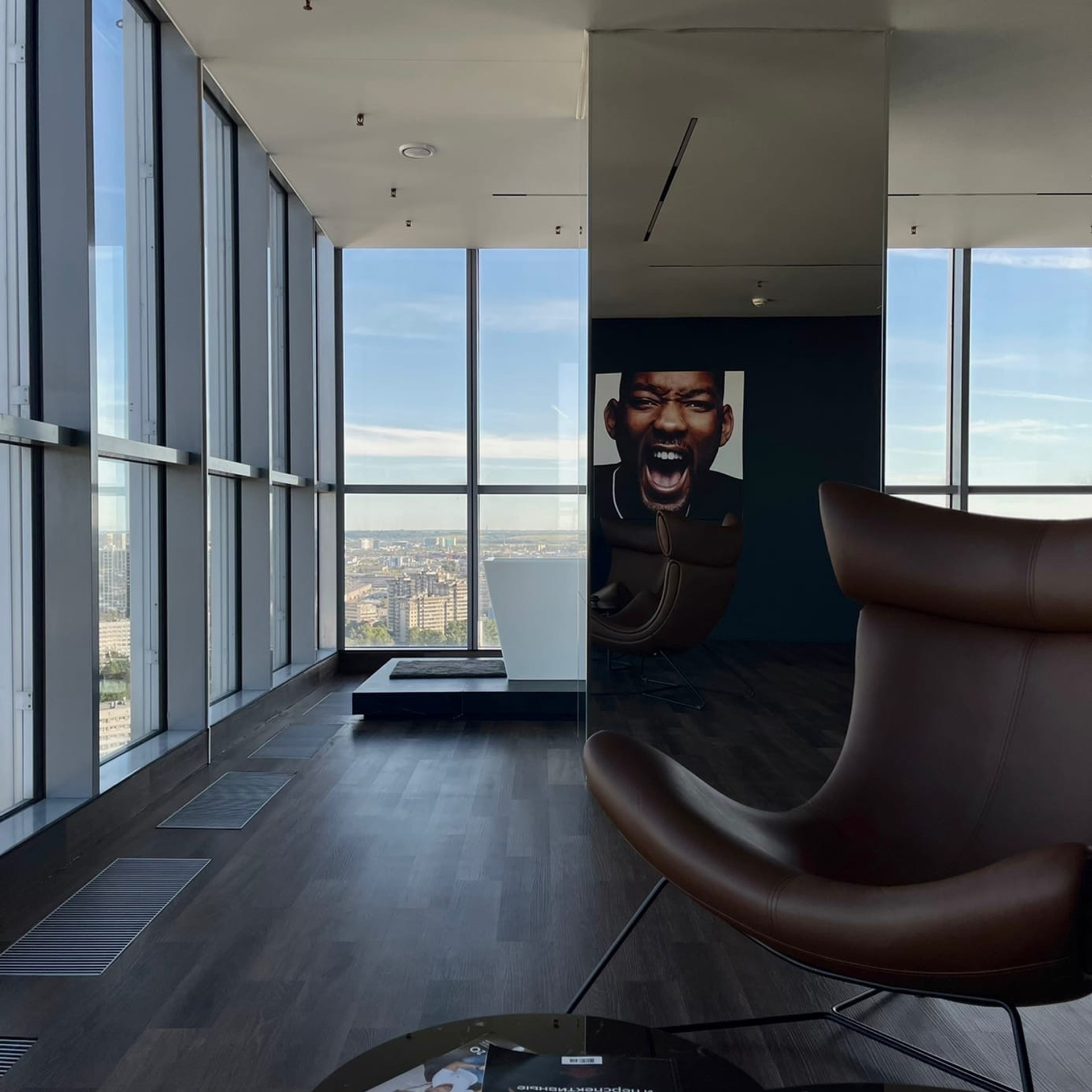 Артплейс 30 этаж. Профессиональный фотограф беременности в СПБ. Стильные фотосессии беременности в стиле минимализм и классическая фотография