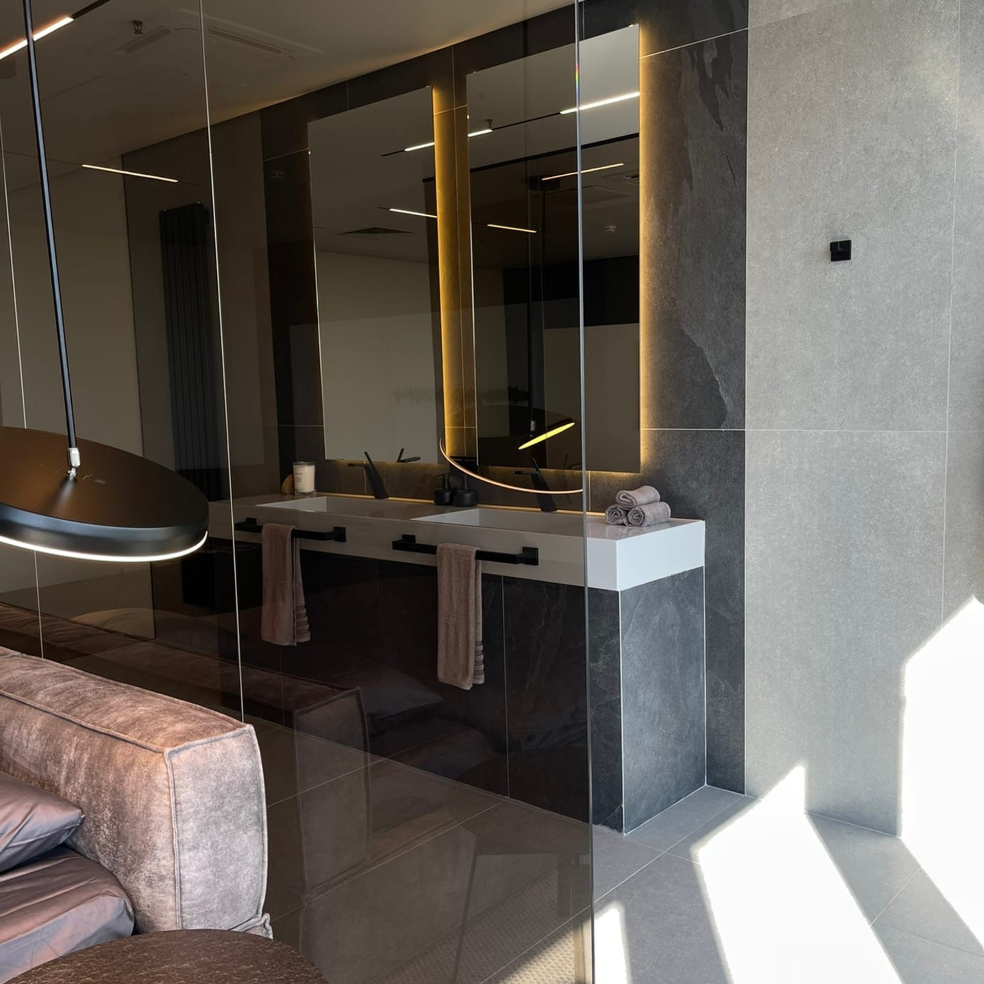 Артплейс 30 этаж. Профессиональный фотограф беременности в СПБ. Стильные фотосессии беременности в стиле минимализм и классическая фотография