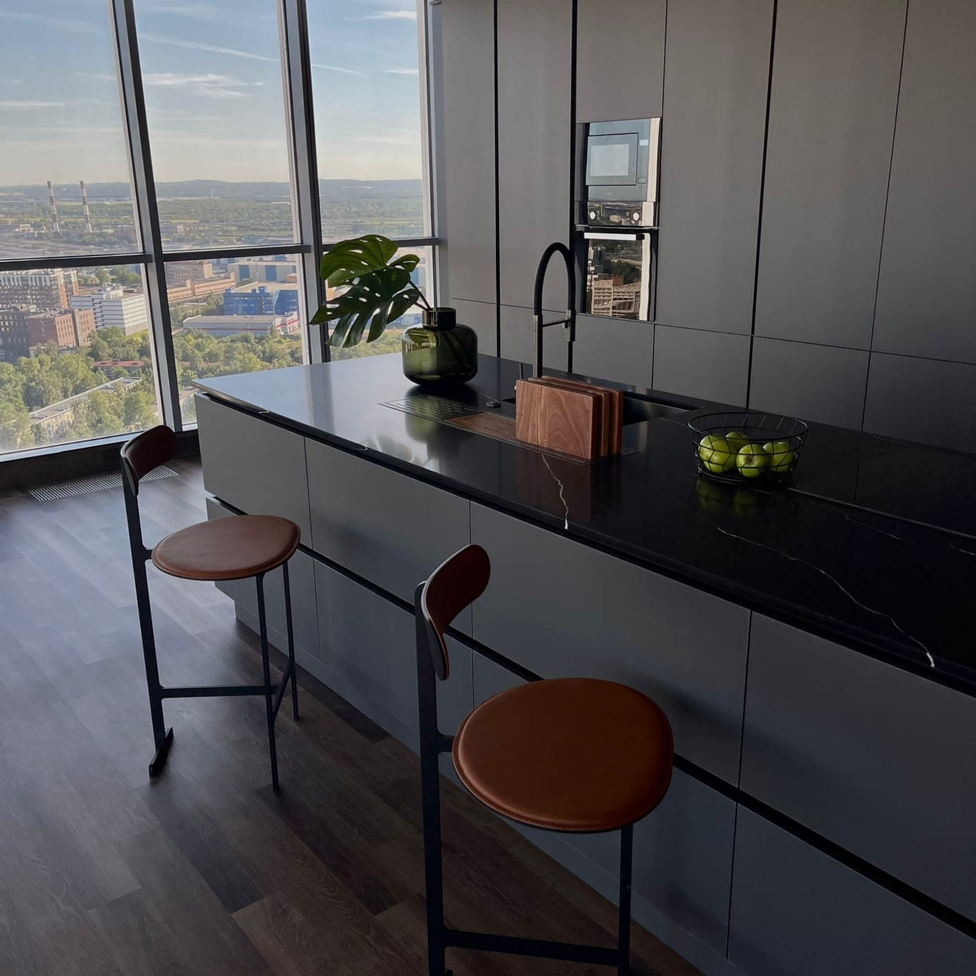 Артплейс 30 этаж. Профессиональный фотограф беременности в СПБ. Стильные фотосессии беременности в стиле минимализм и классическая фотография