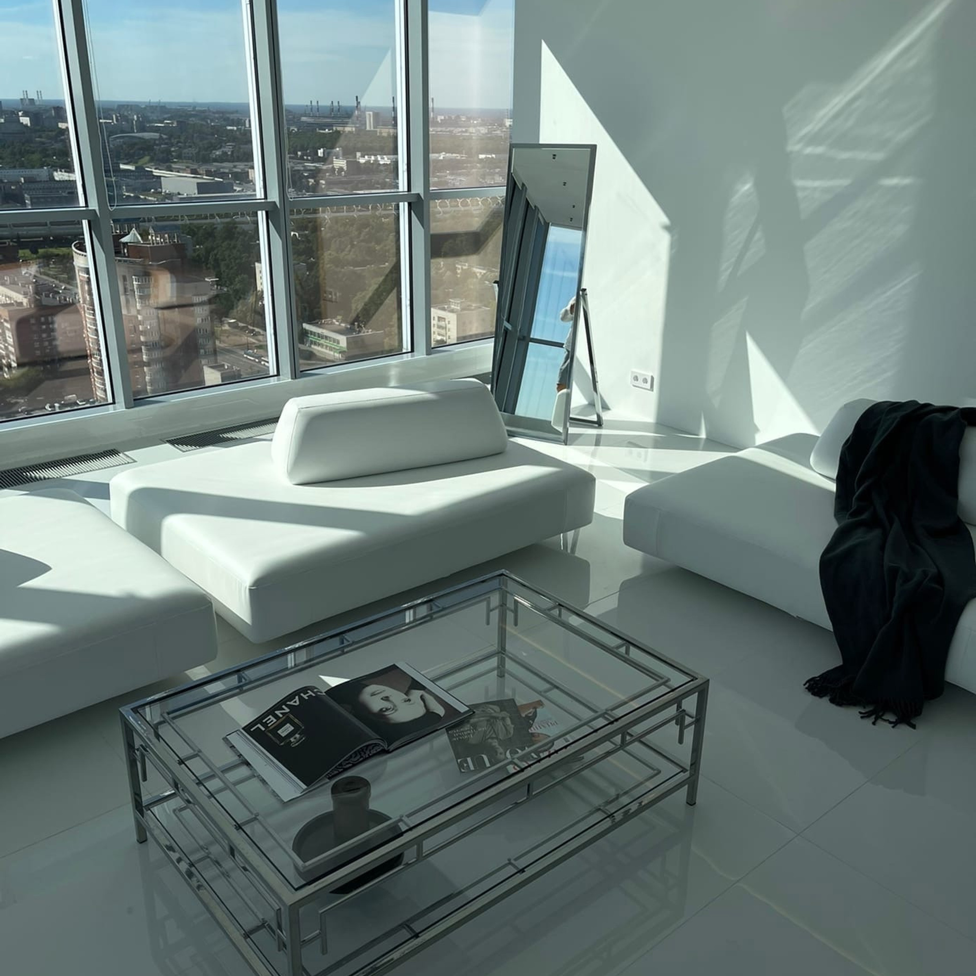 Артплейс 30 этаж. Профессиональный фотограф беременности в СПБ. Стильные фотосессии беременности в стиле минимализм и классическая фотография