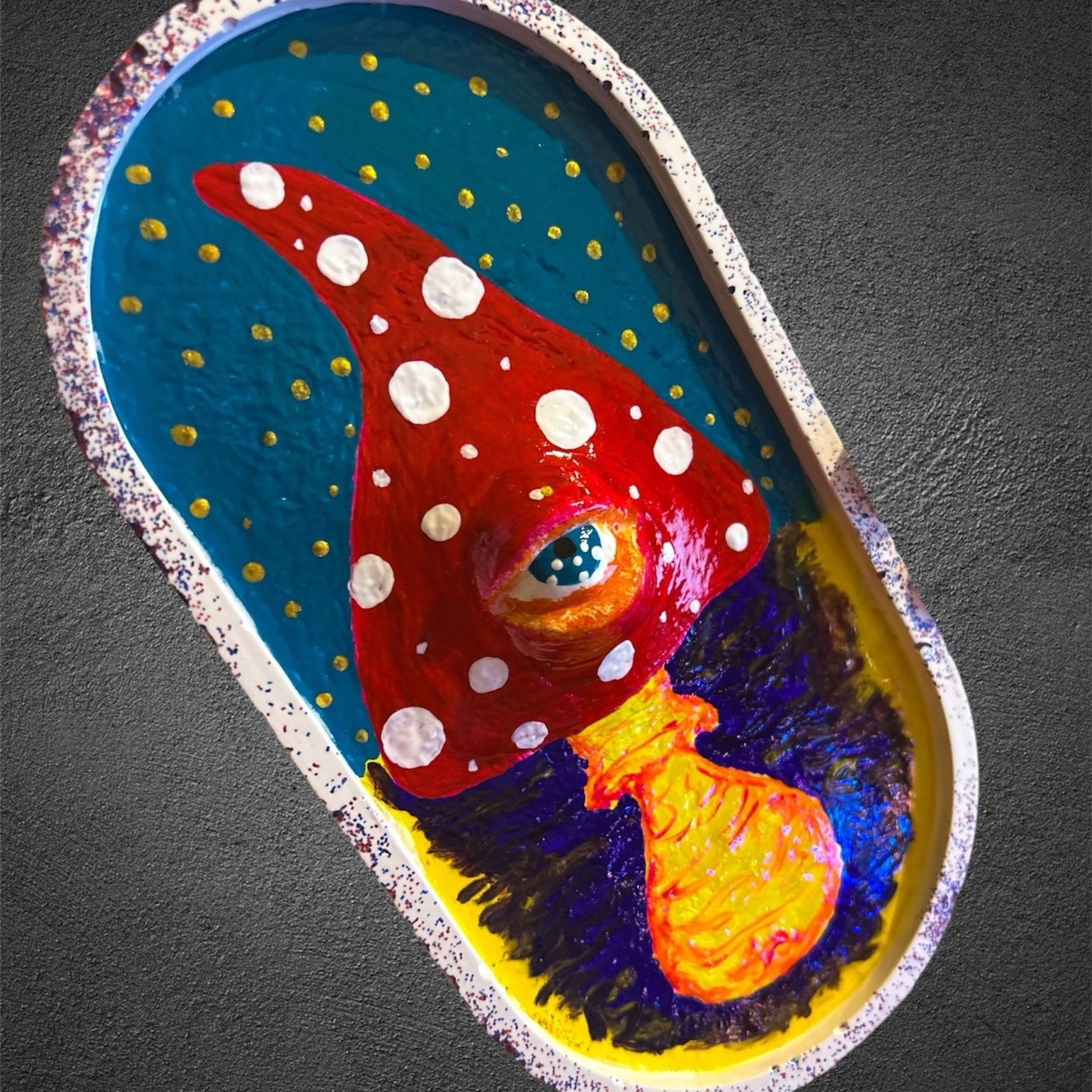 Подносы, мелочницы