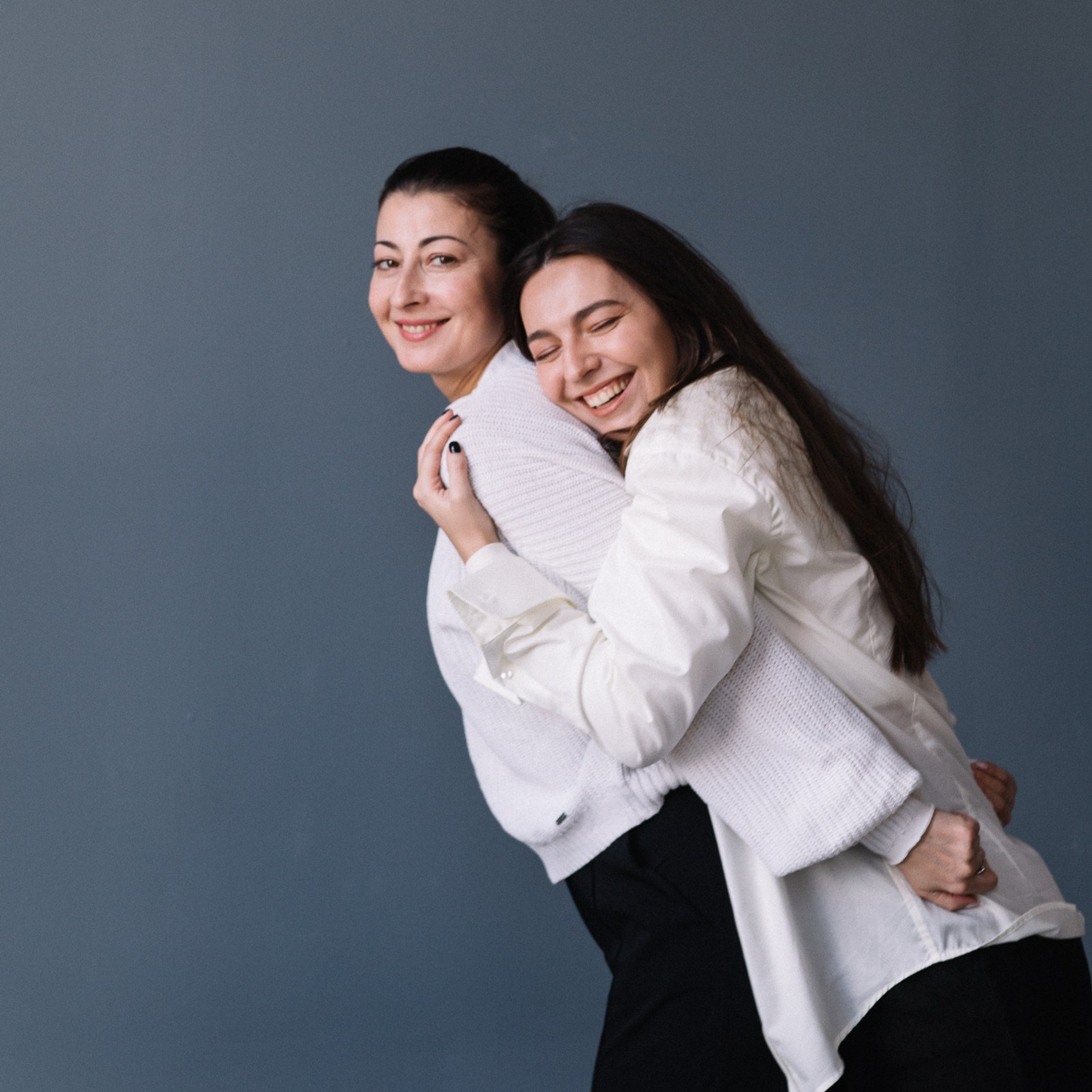 Фотосессия мамы и взрослой дочери