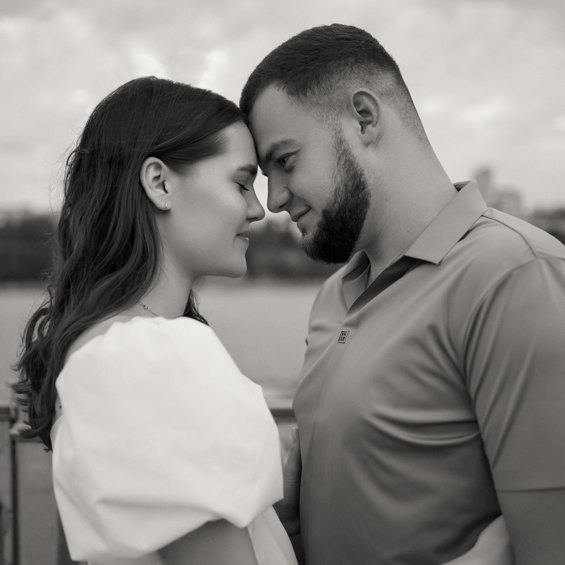 Фотограф на парную фотосессию love story в Ростове-на-Дону. Левый берег Дона