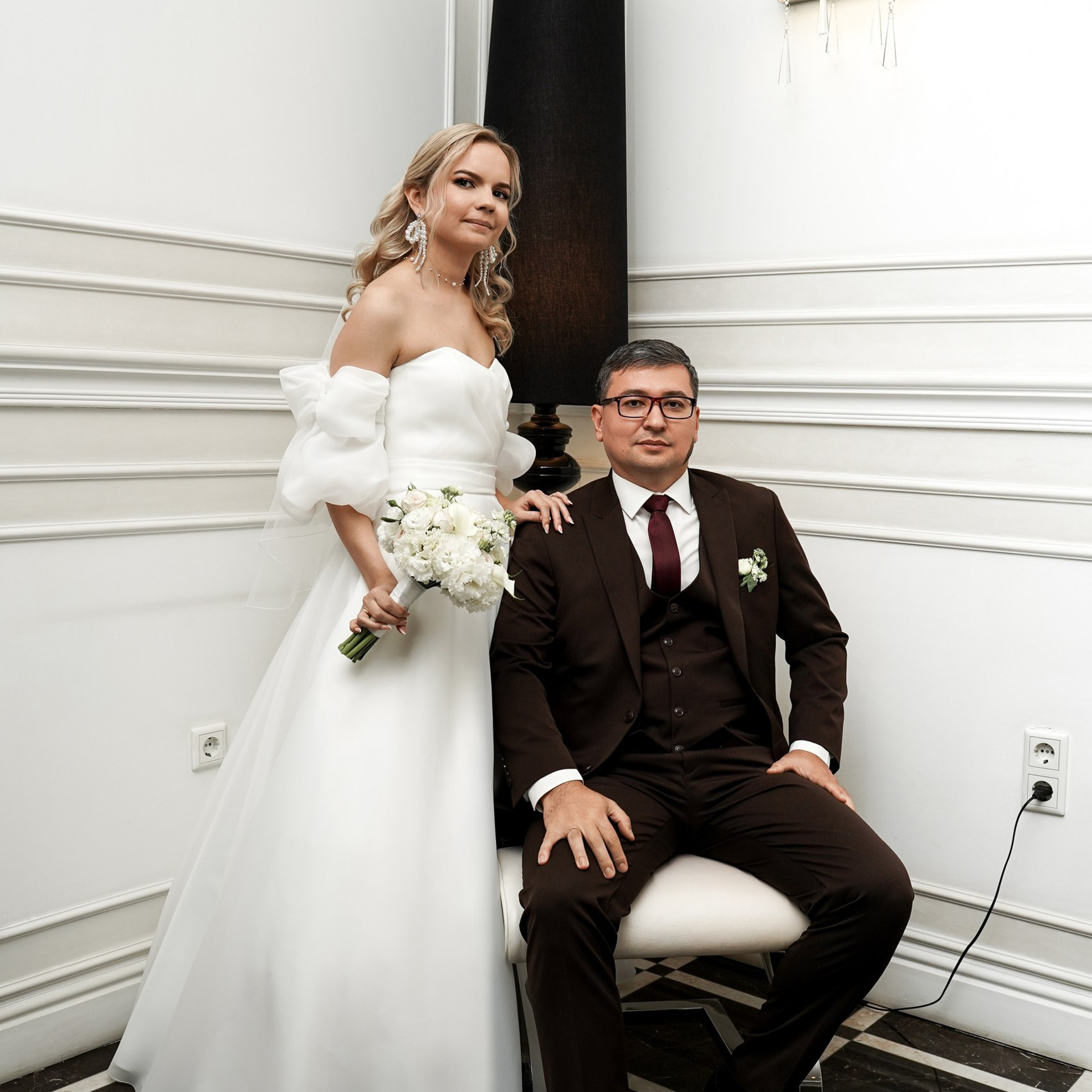 Свадебная фотосессия «4 часа». Отель Резиденция в Ростове-на-Дону. Кадры молодоженов на природе. Фотосессия банкета 1 час