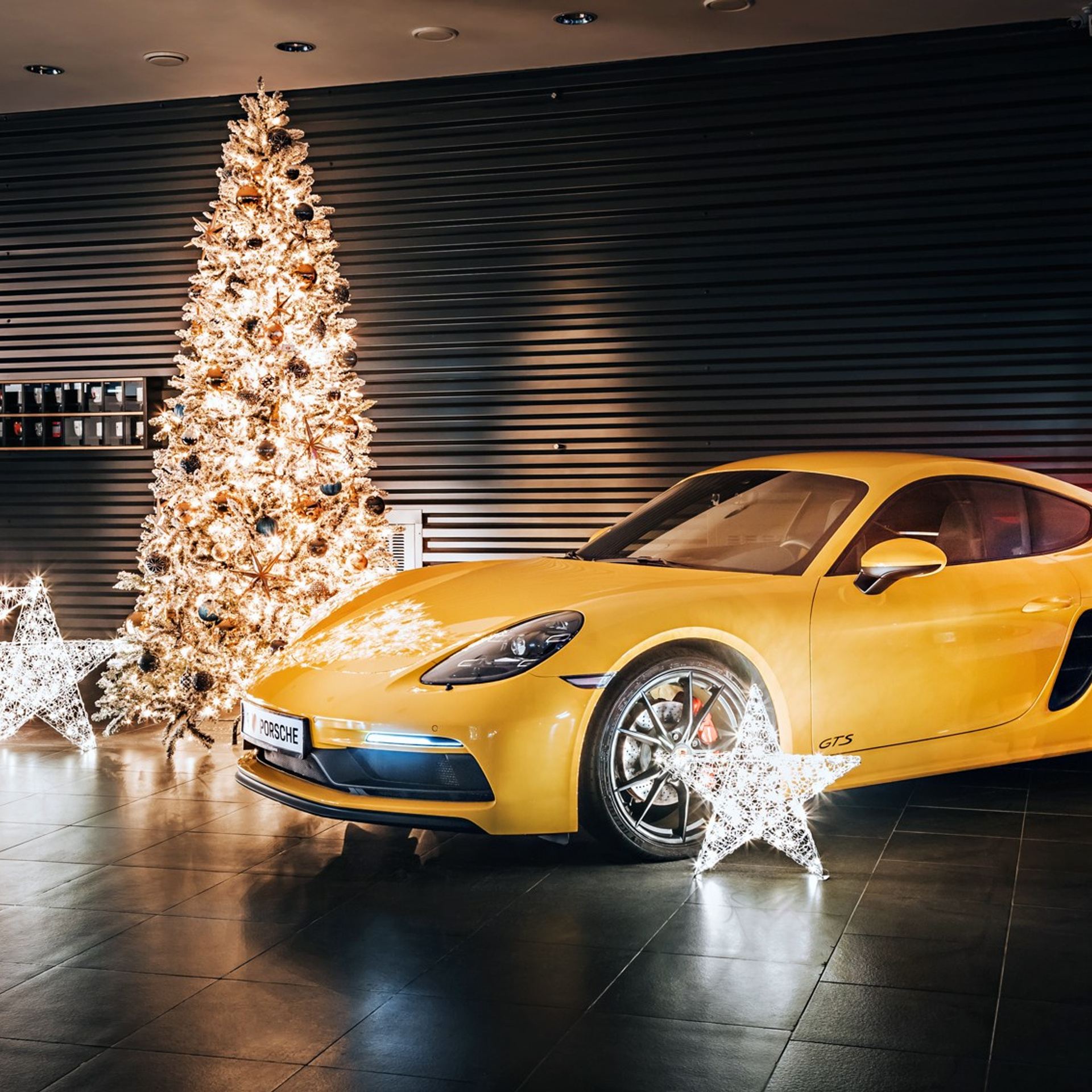 PORSCHE New Year 2019