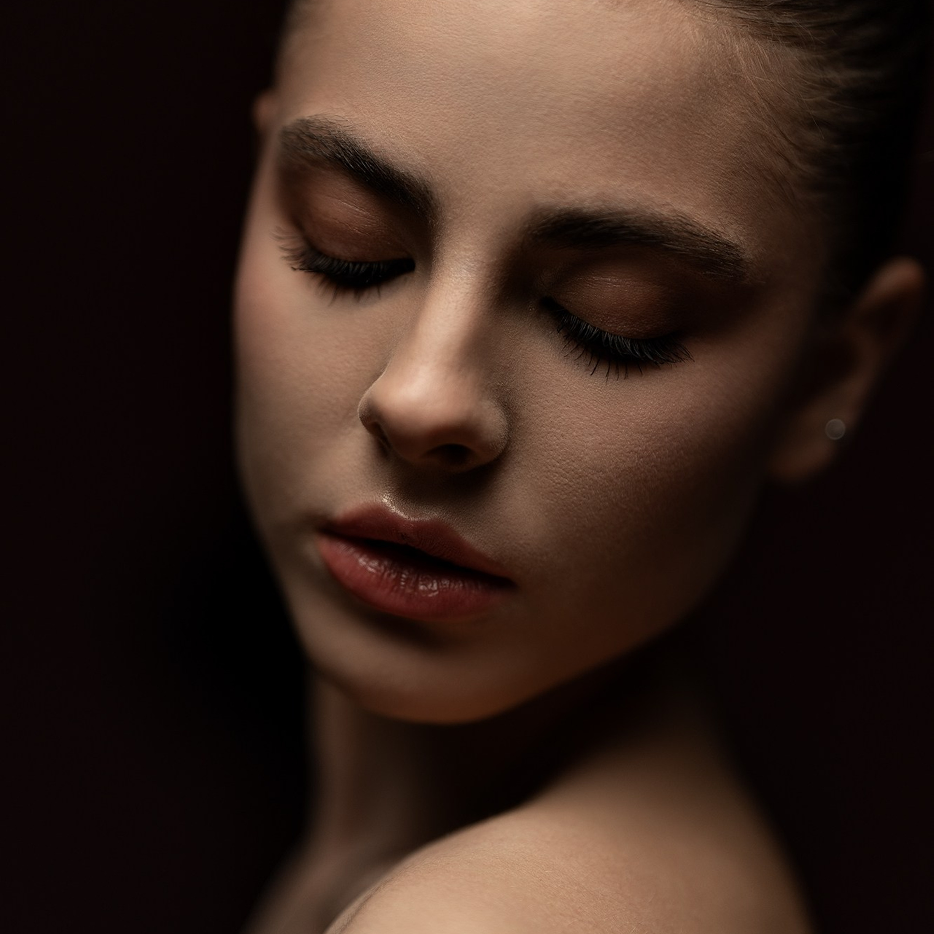 Фотографии с цветным светом Саша