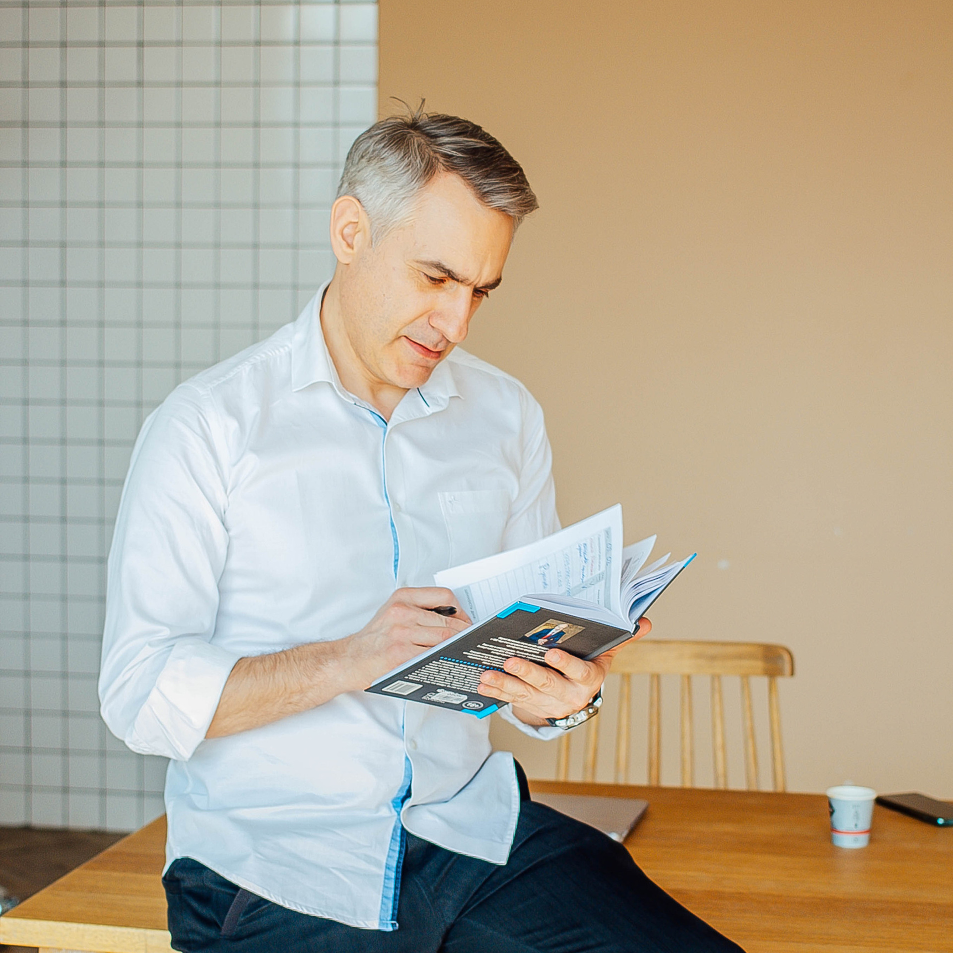 В Григории баланс бизнеса и кундалини