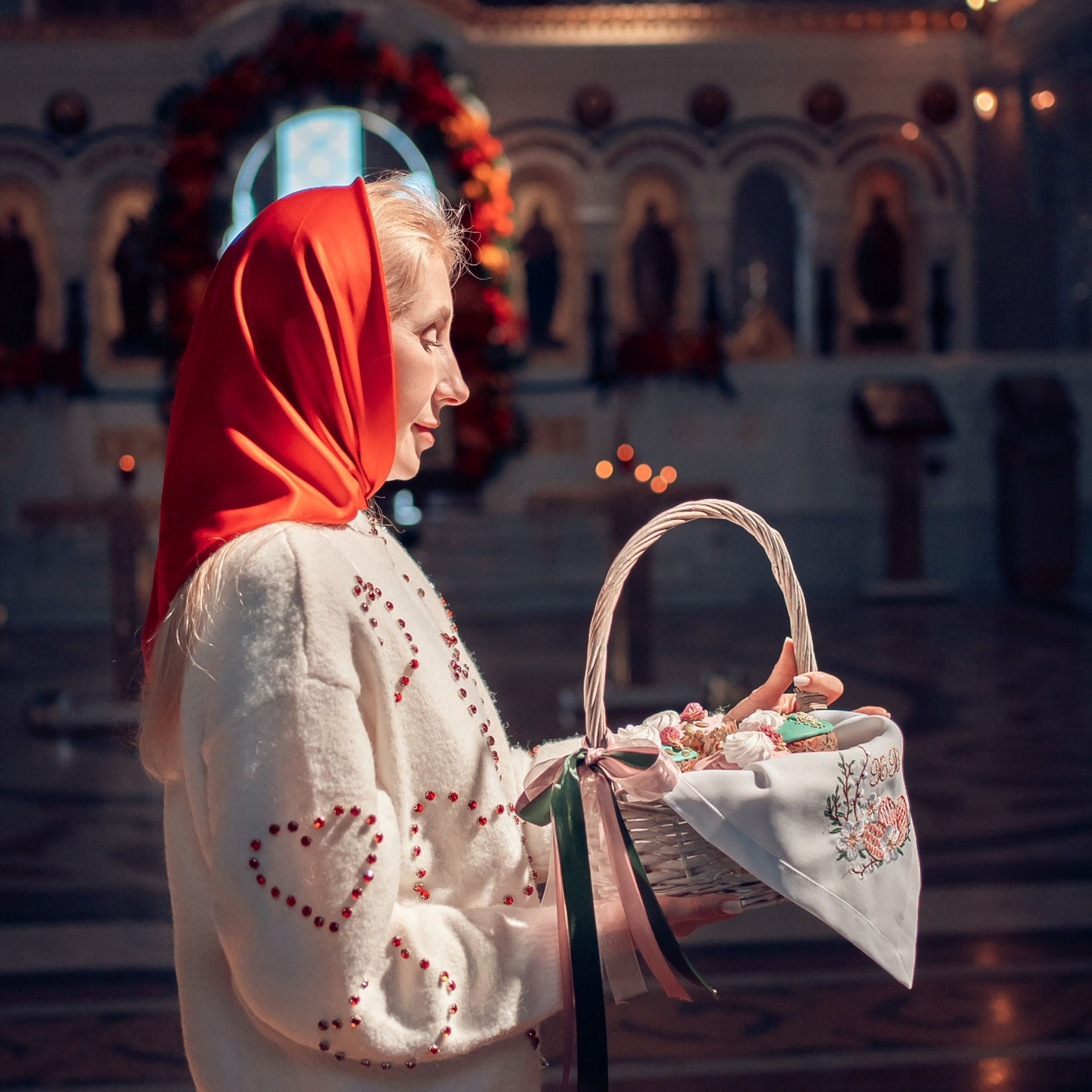 Пасхальный день христианки на Святой земле Крыма, Херсонес Севастополь