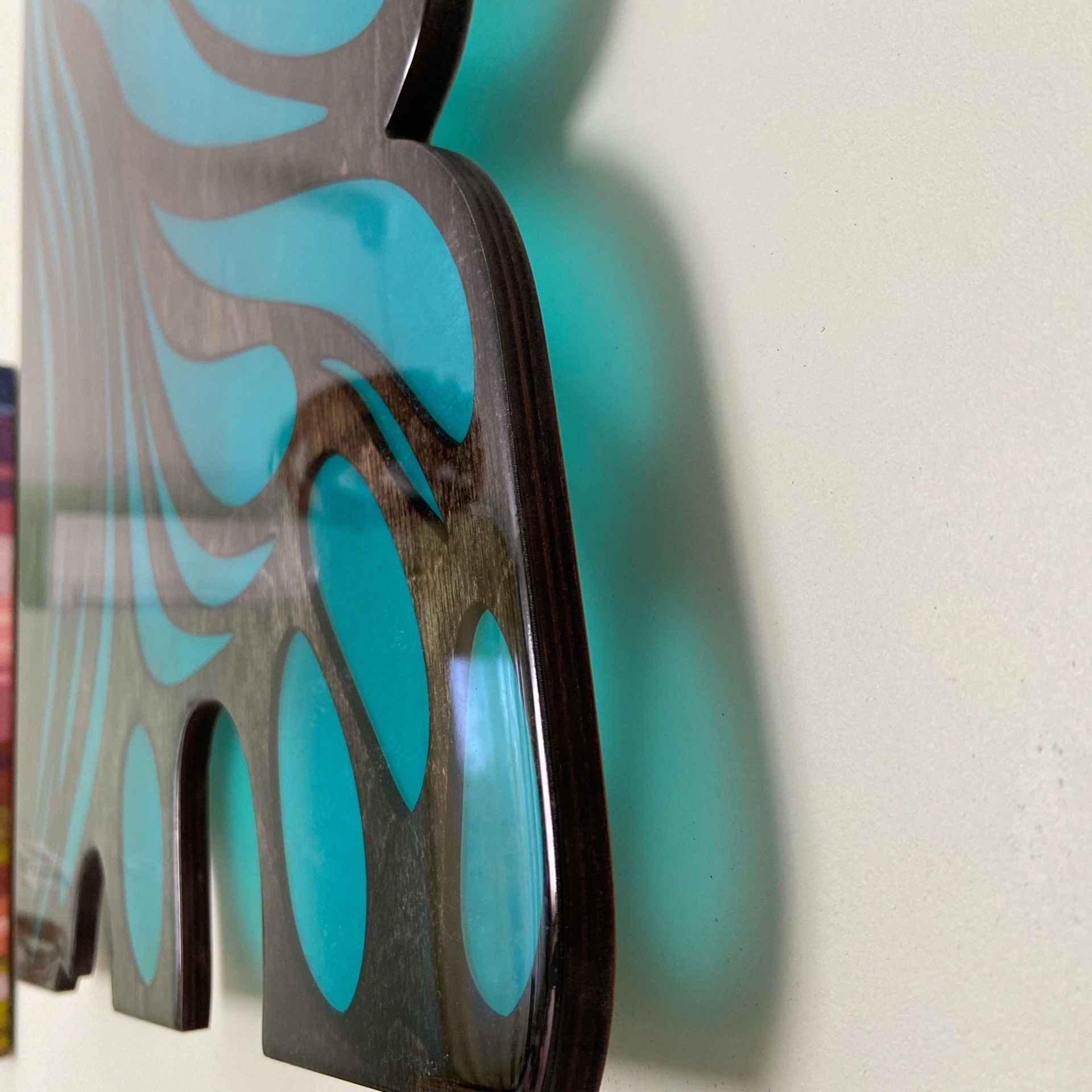 Настенное панно «Крыло бабочки». Арт-объекты для стен. Авторские картины, панно, часы и портреты по фото