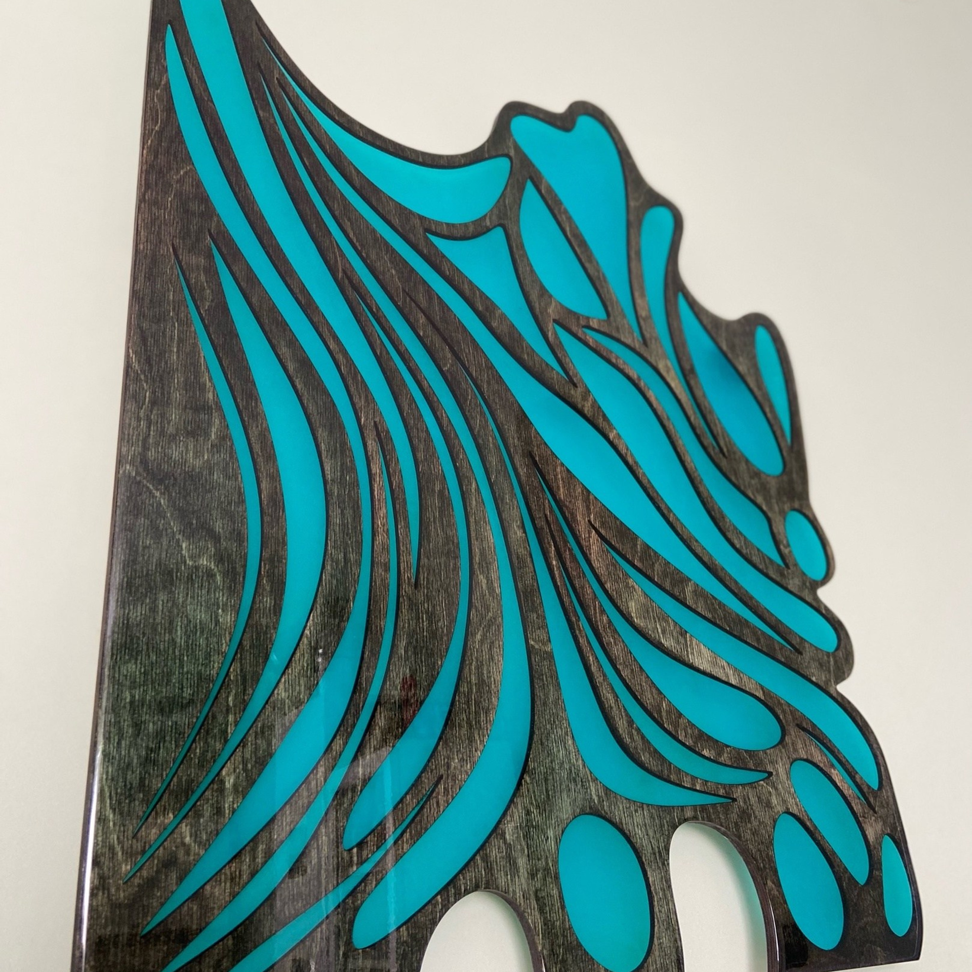 Настенное панно «Крыло бабочки». Арт-объекты для стен. Авторские картины, панно, часы и портреты по фото