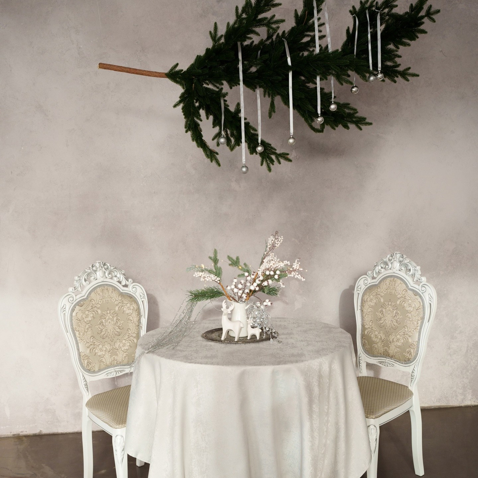 Фотостудии Красноярска. Актуальный декор в декабре 2024. Фотограф Регина Крикунова г. Красноярск