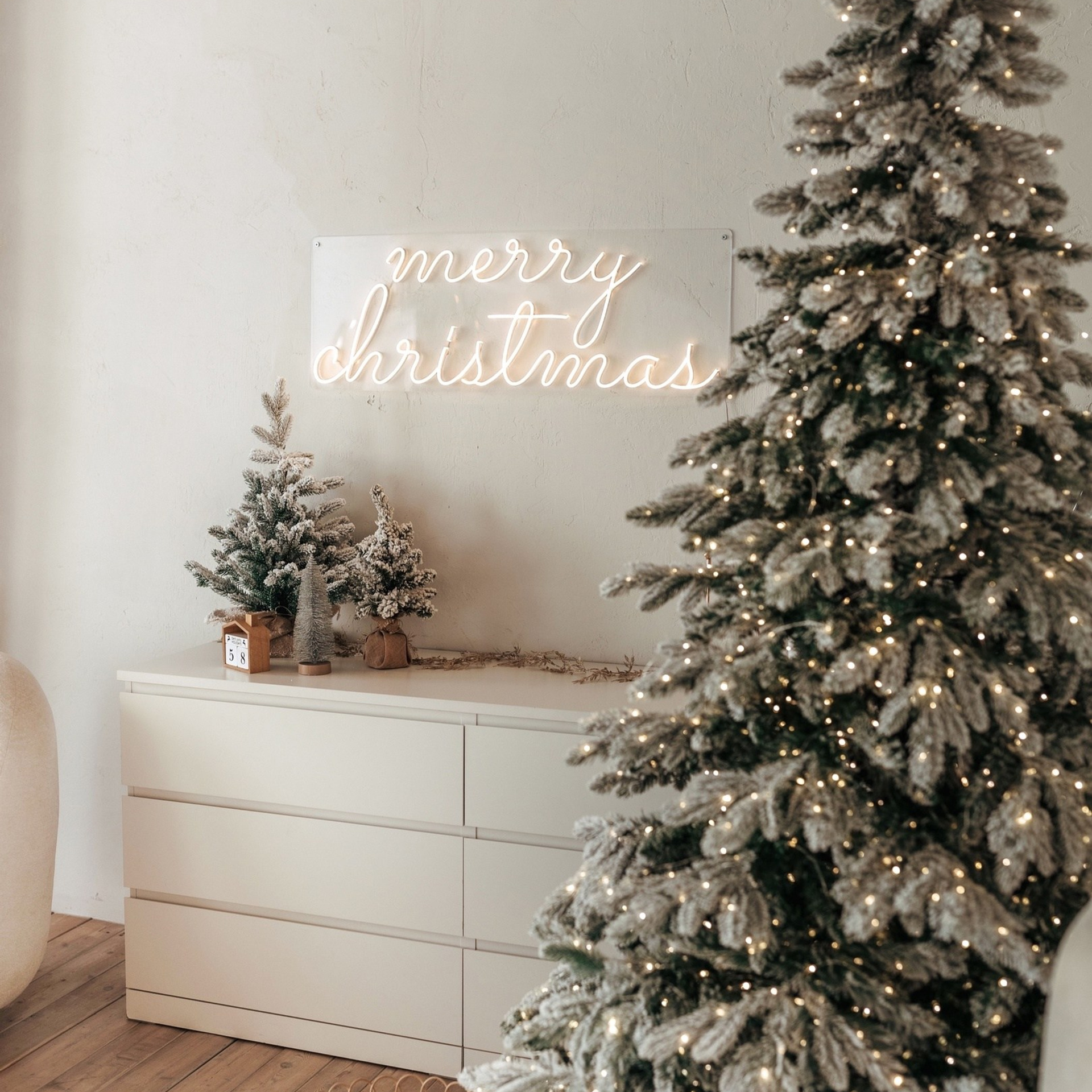 Фотостудии Красноярска. Актуальный декор в декабре 2024. Фотограф Регина Крикунова г. Красноярск