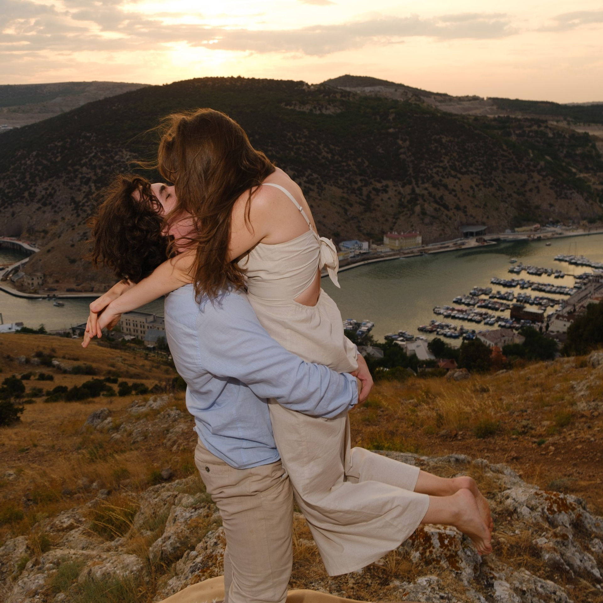 Отзывы о фотографе. Лучший фотограф города. Топ 100. Топ 10. Лучший фотограф. Профессионал. реальные фото со свадьбы, примеры работ фотограф. Профессиональная фотосъемка в Крыму. Натуральные эмоции и живые кадры. Забронируйте дату прямо сейчас!