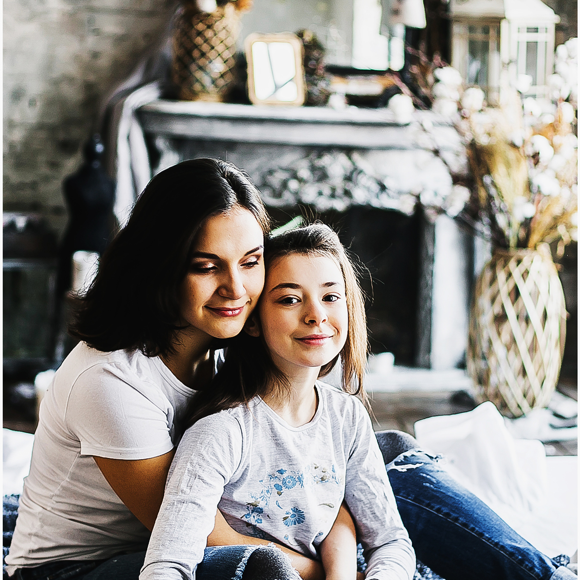 Елизавета приехала домой - к маме и младшей сестренке