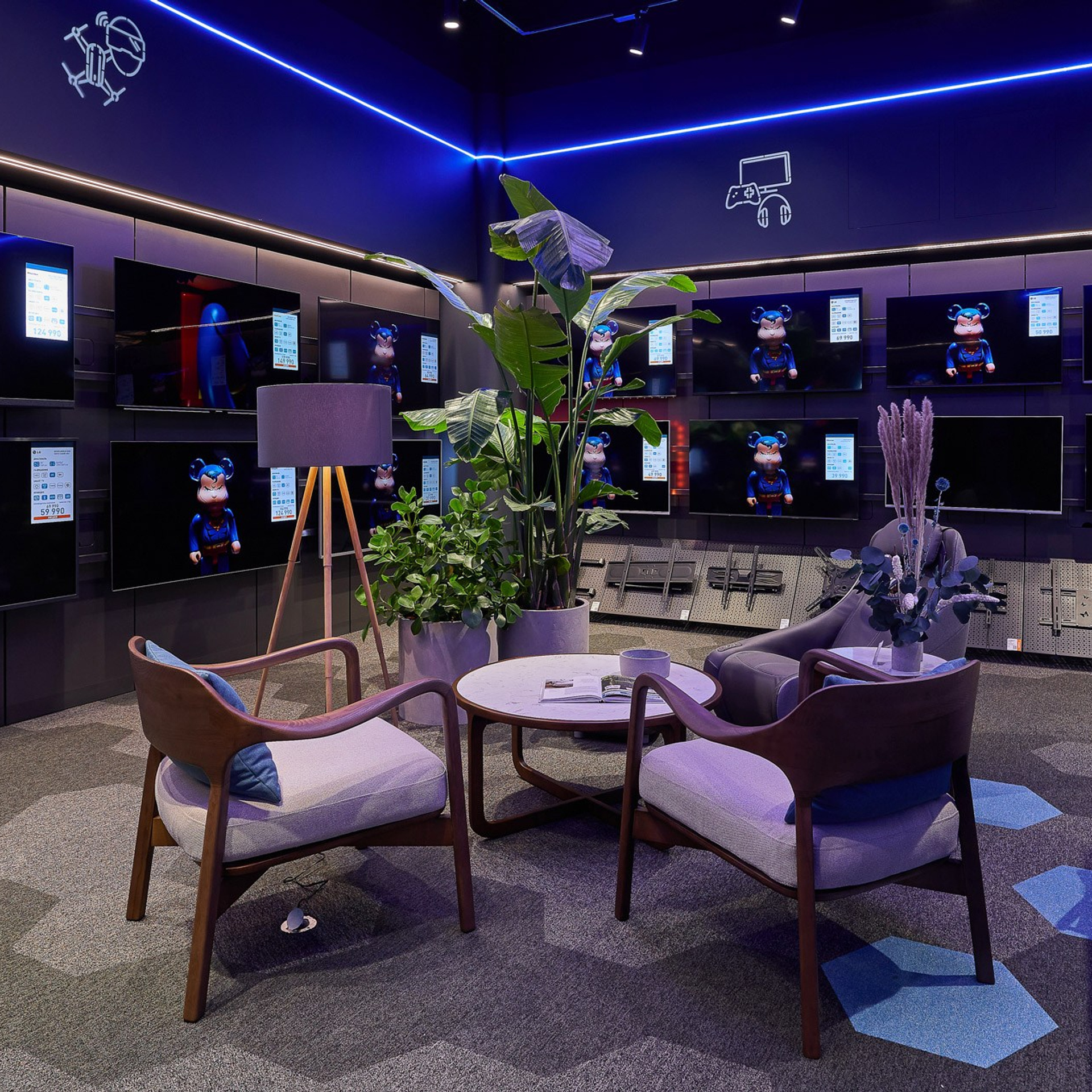 Технопарк. Гипермаркет электроники. Контент-креатор Паша Норицын