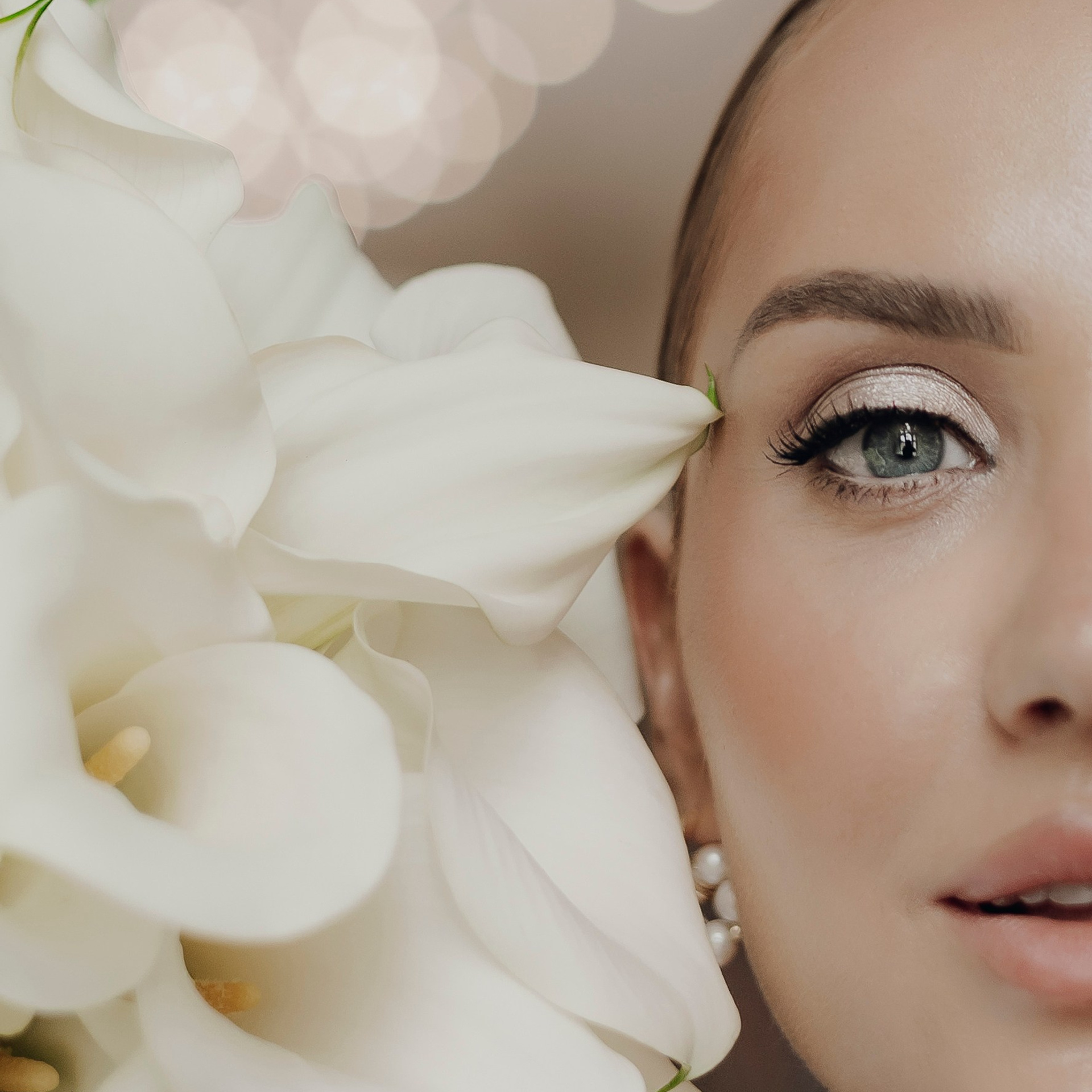 Сборы жениха и невесты, фотосессия в Национальной библиотеке, регистрация брака в Сарапуле Марии и Дениса