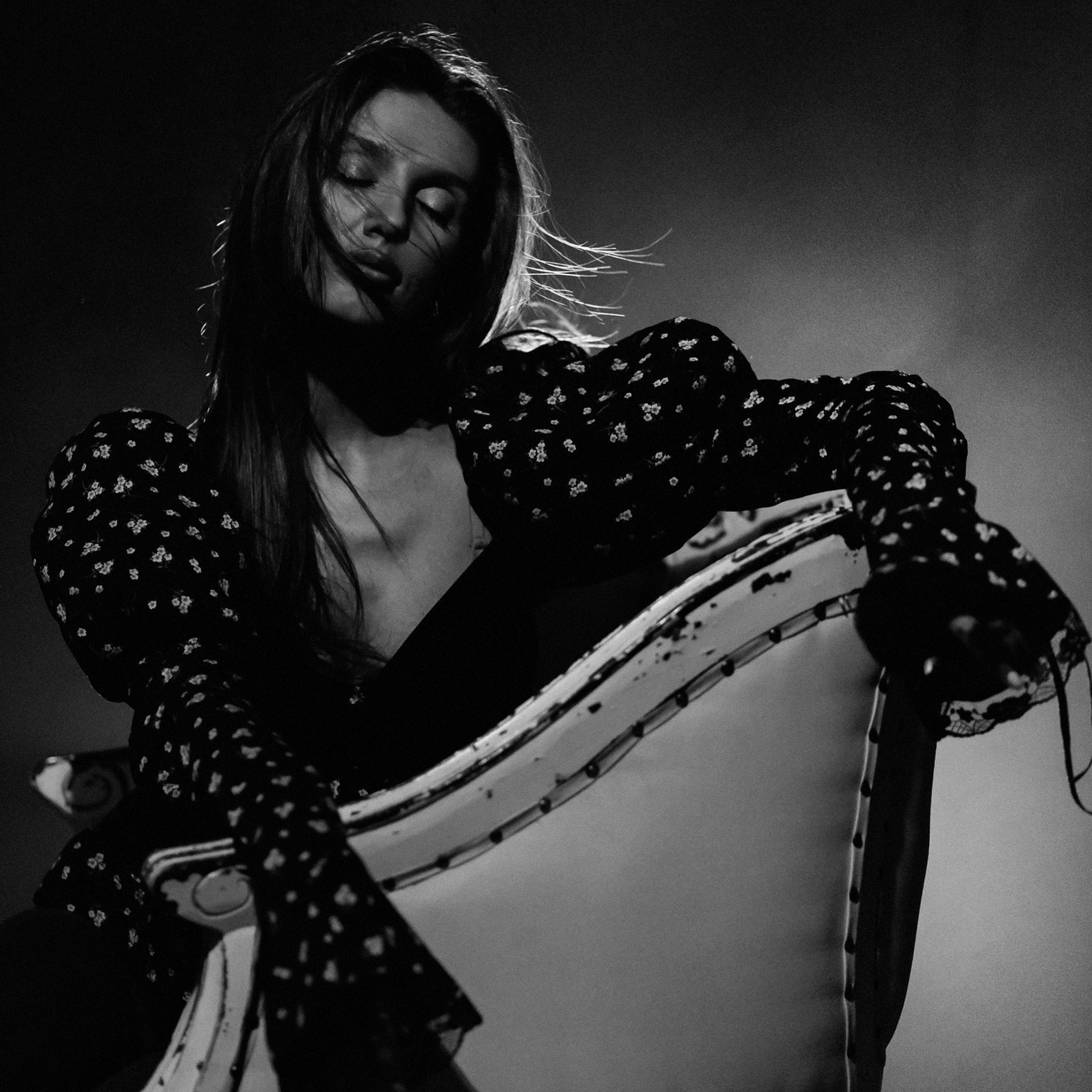 Оксана черно-белая серия