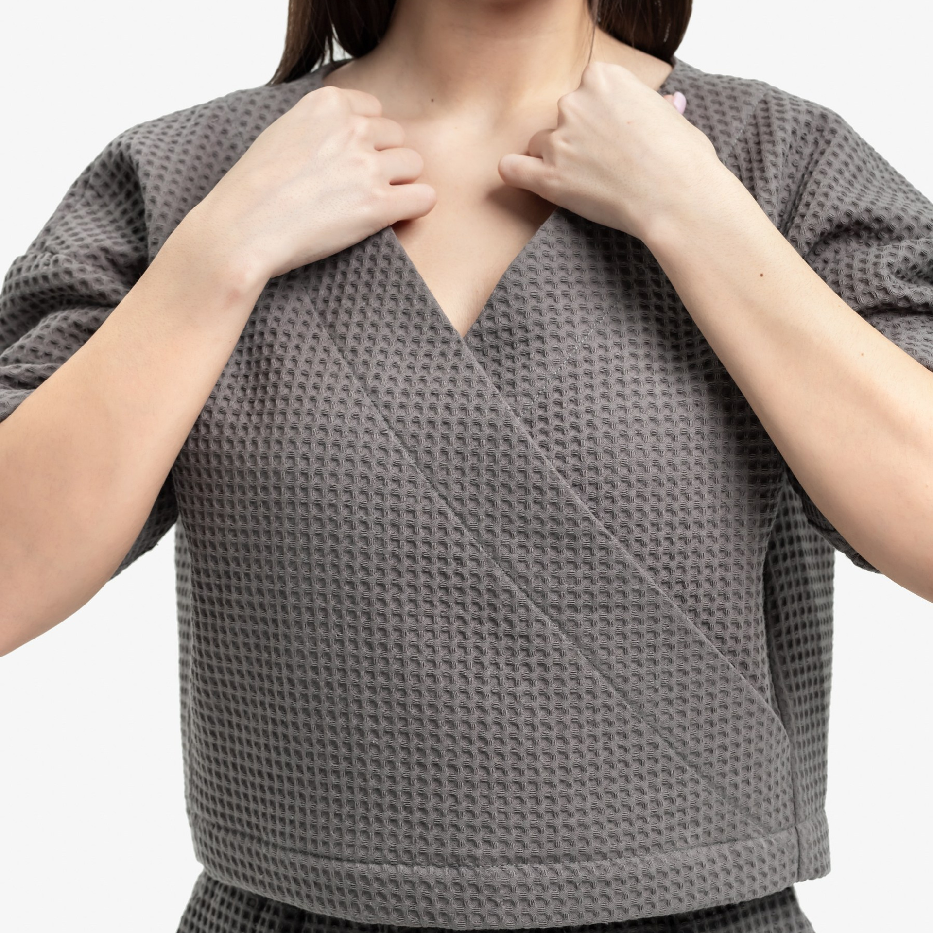 организация съёмки одежды для маркетплейсов Барнаул, помощь с моделью и студией