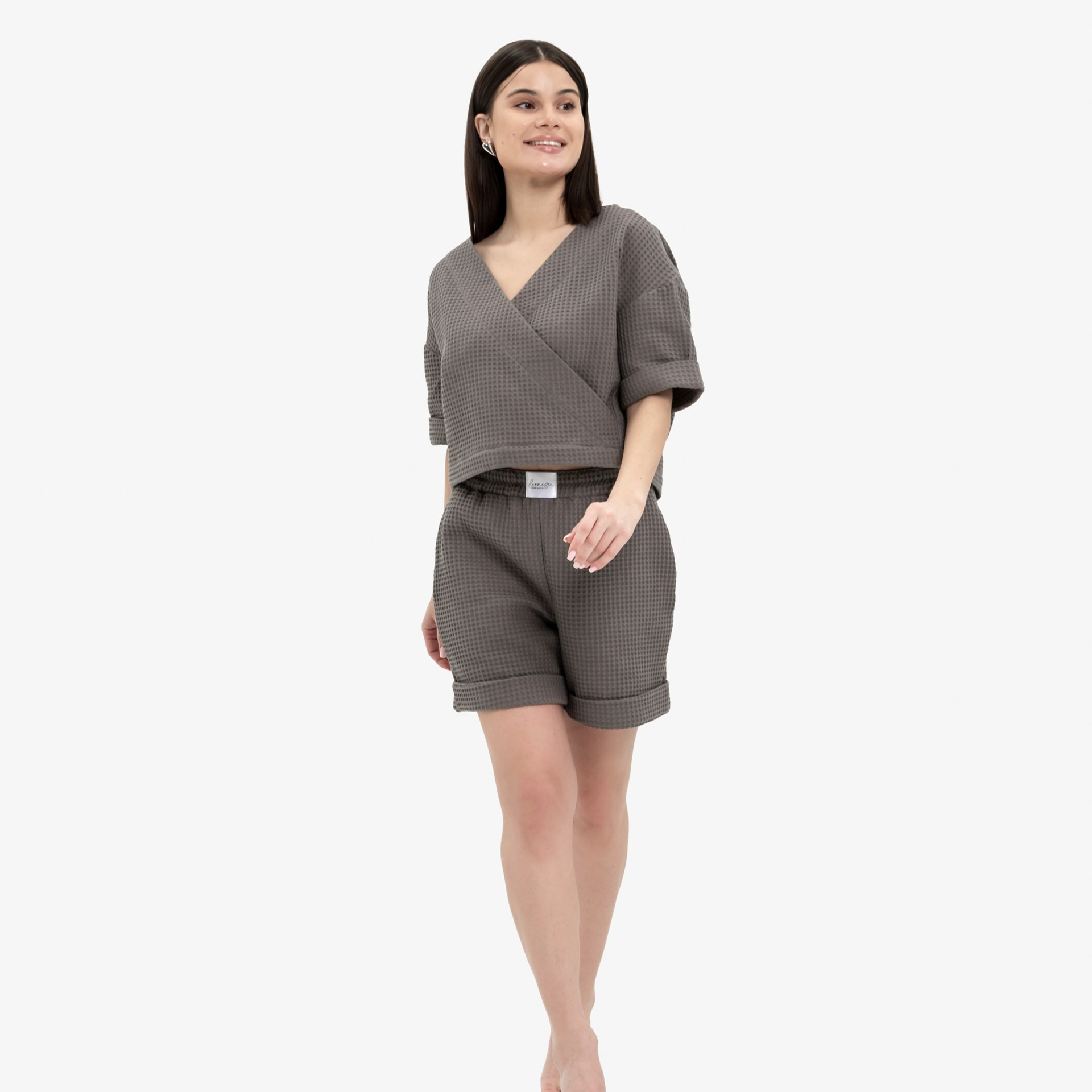 фото одежды на моделях для маркетплейсов, съёмка карточки товара Wildberries, Ozon, Я.Маркет