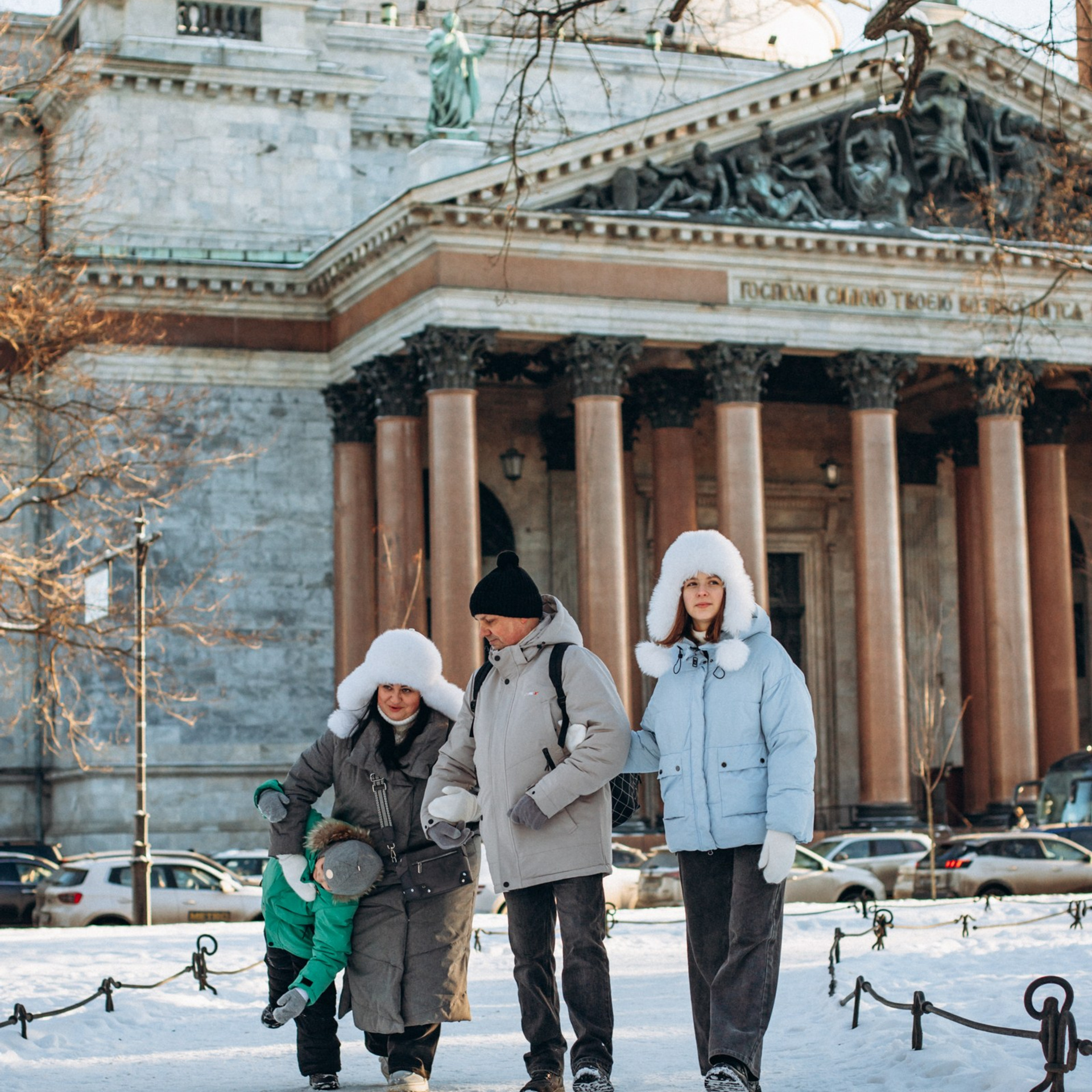 Анна с семьей в феврале