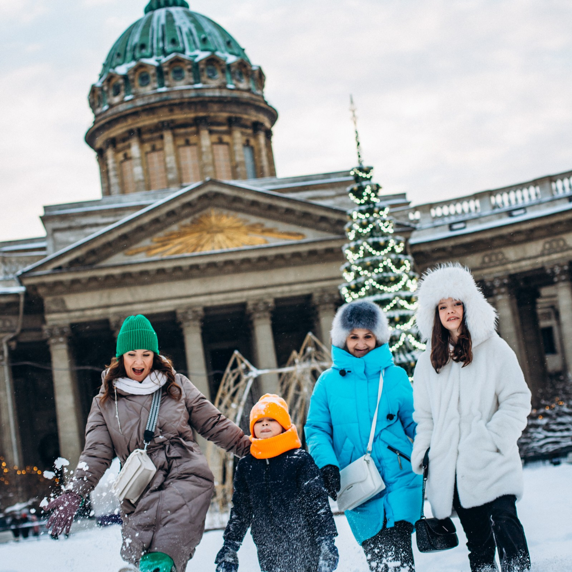 Надежда с семьей в декабре
