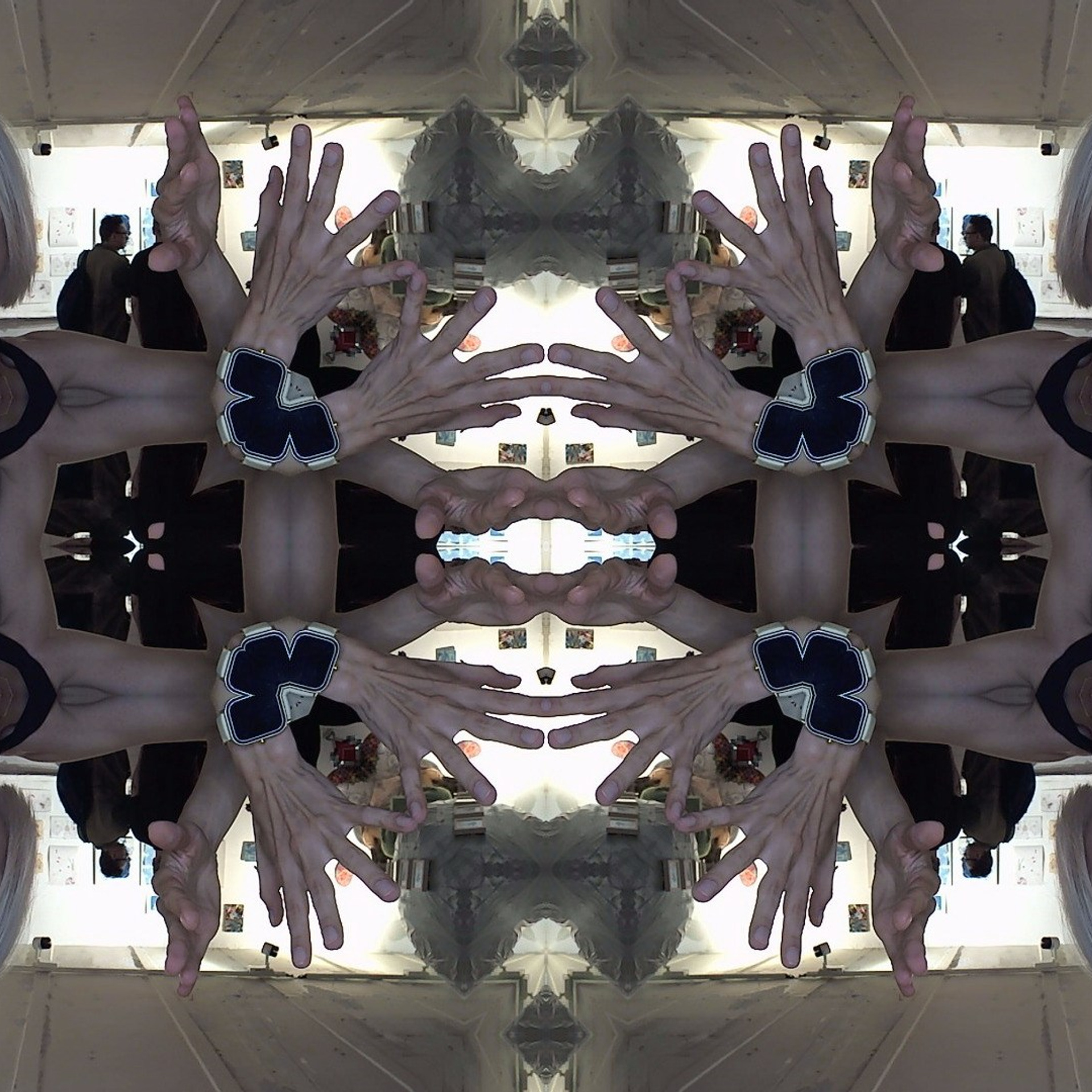 Fluxus Selfie Machine. Роман Ходырев — эзотериолог, художник, фотограф и музыкант. Санкт-Петербург, Рига