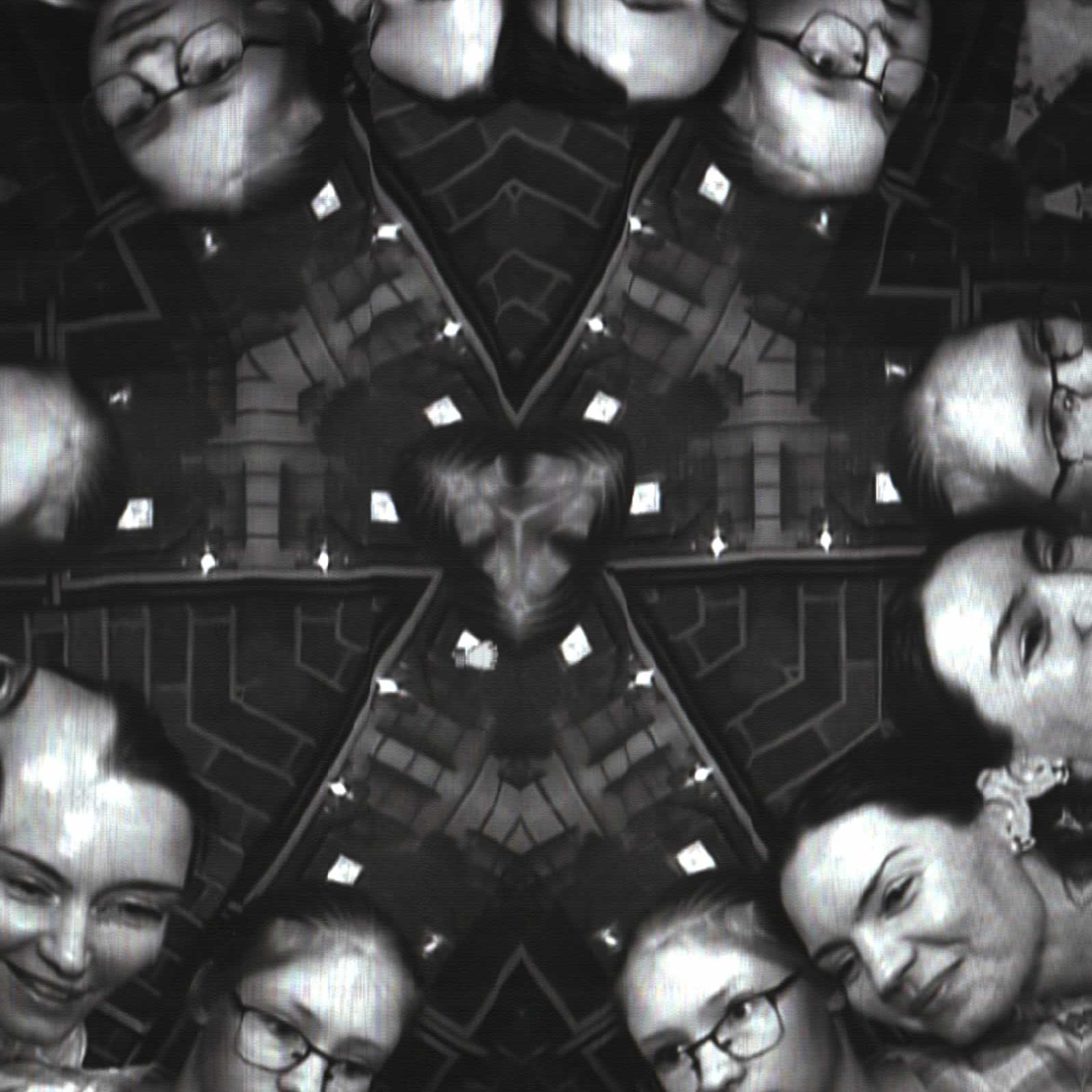 Fluxus Selfie Machine. Роман Ходырев — эзотериолог, художник, фотограф и музыкант. Санкт-Петербург, Рига