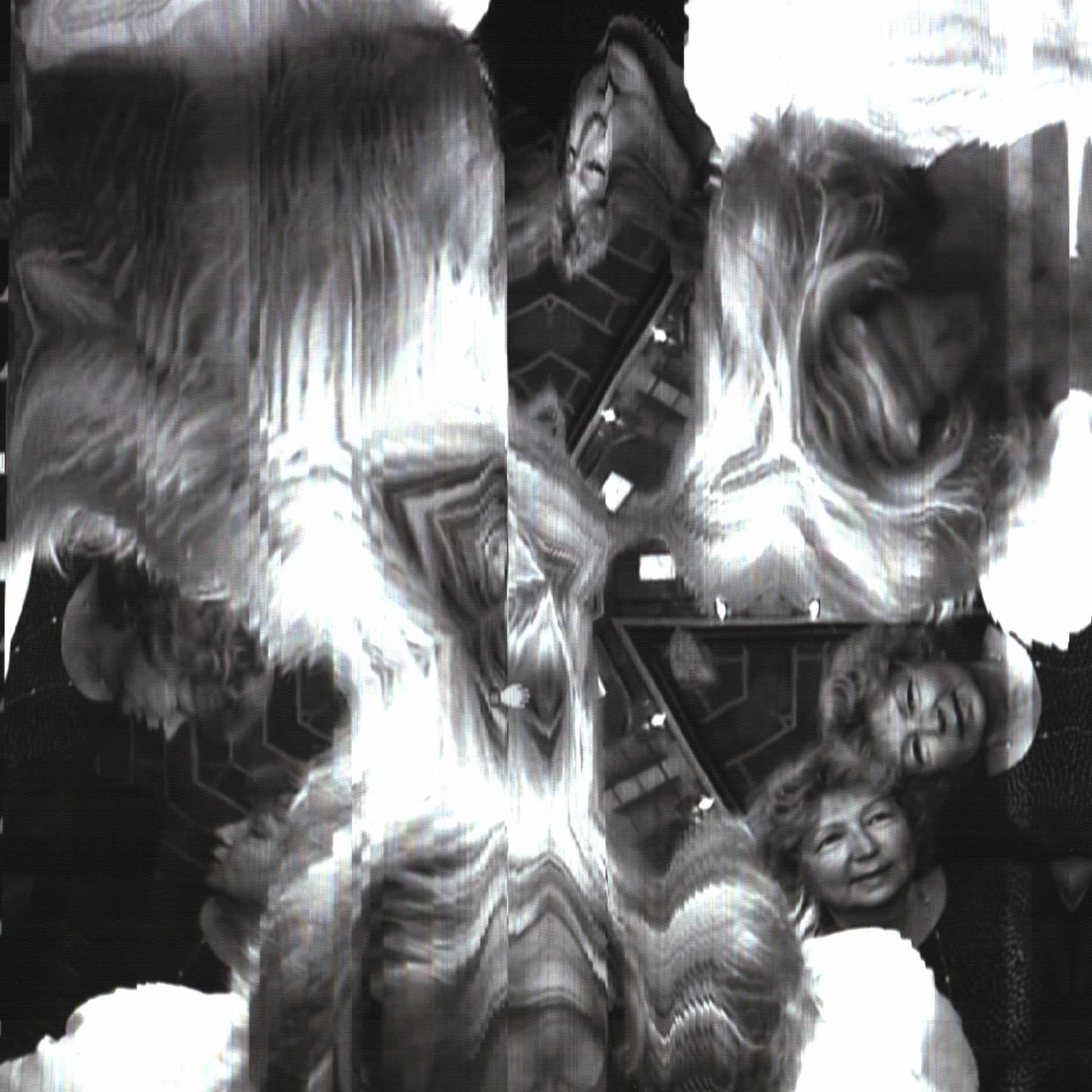 Fluxus Selfie Machine. Роман Ходырев — эзотериолог, художник, фотограф и музыкант. Санкт-Петербург, Рига