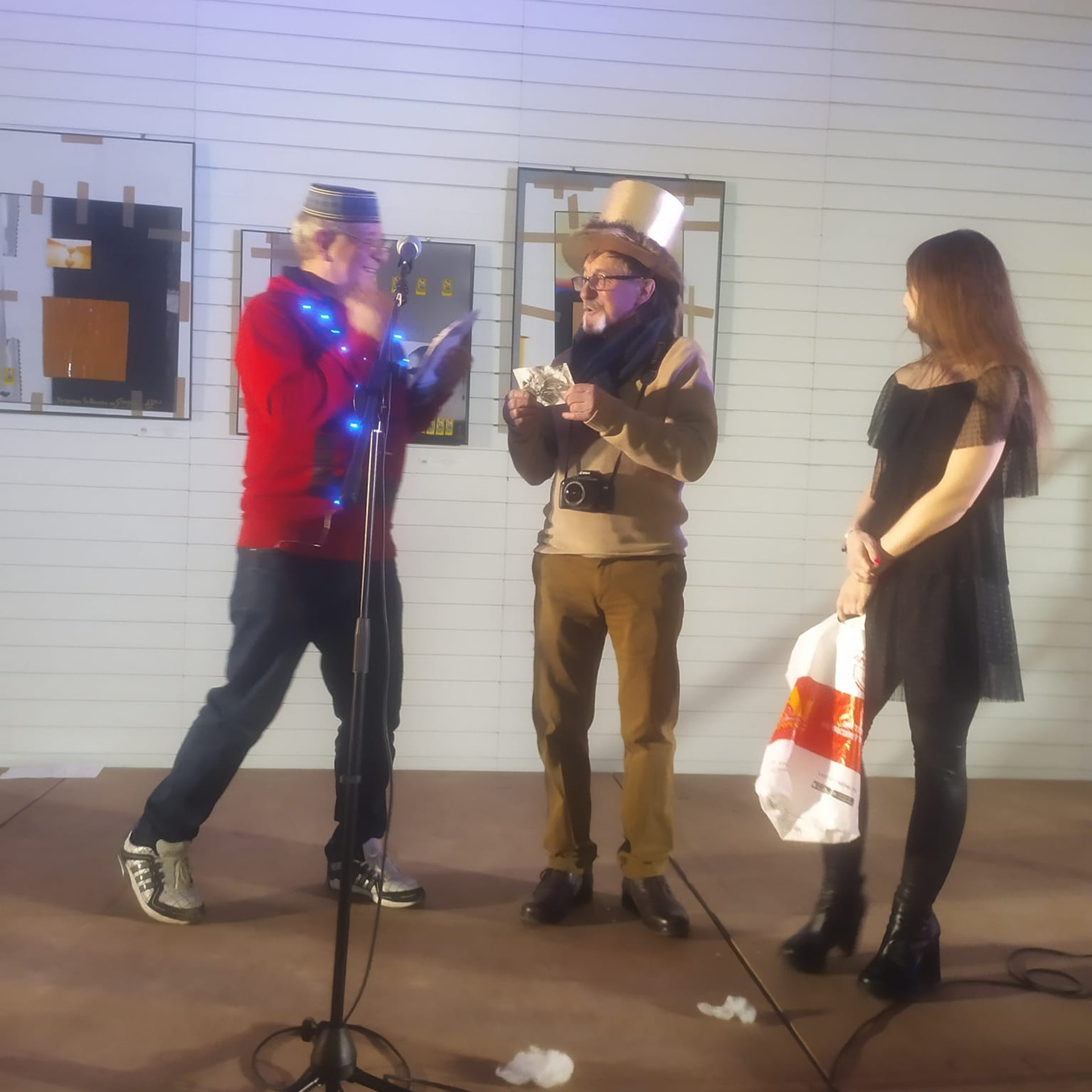 Люминографический карнавал новый год выставка маске-рад