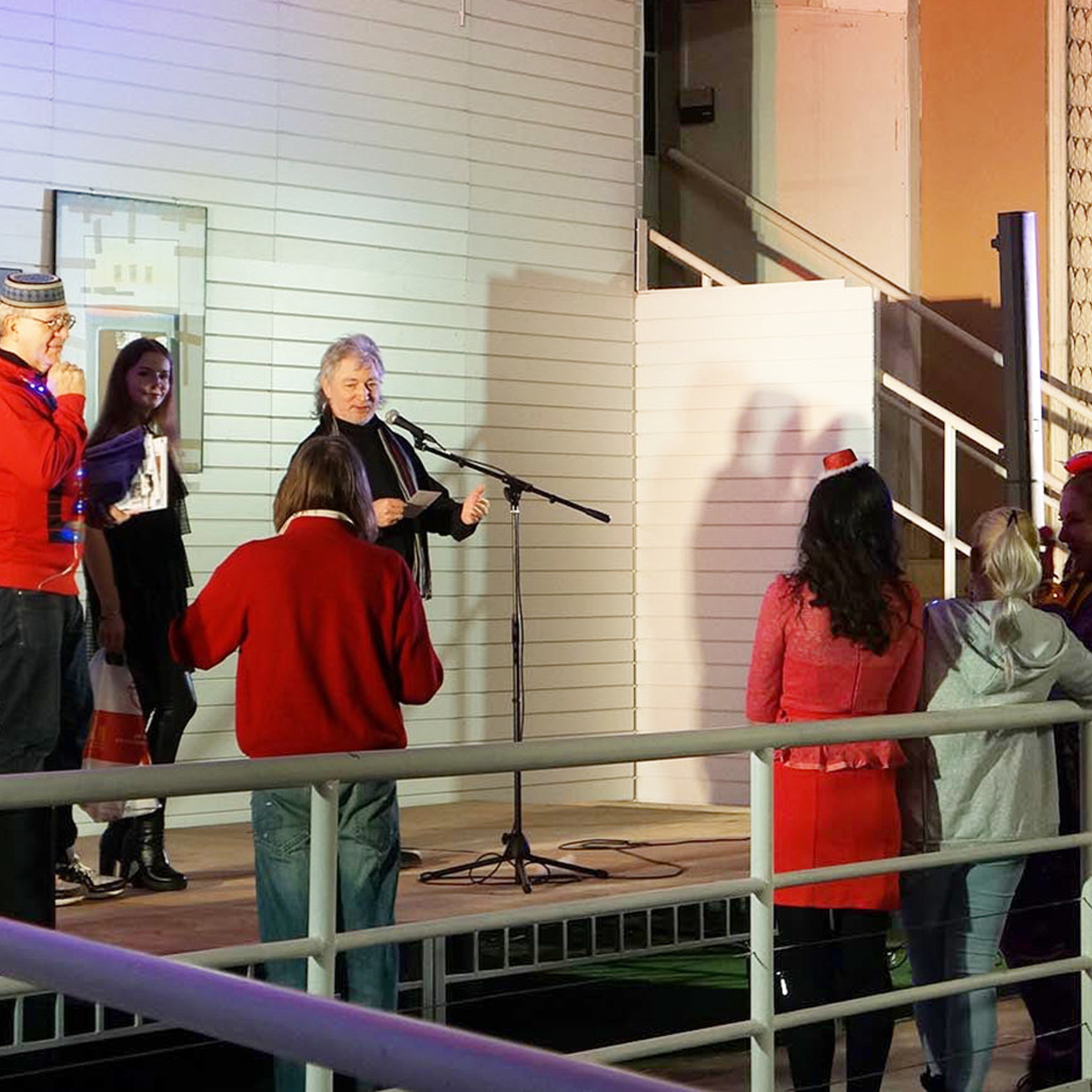 Люминографический карнавал новый год выставка маске-рад