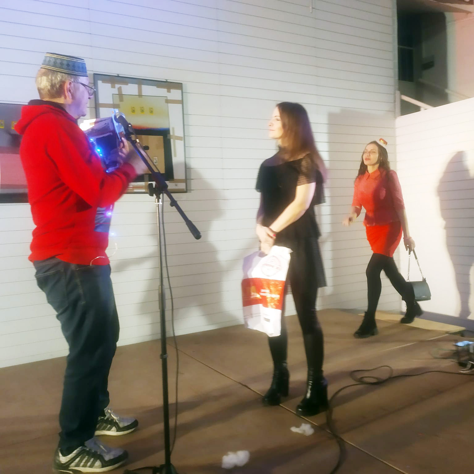 Люминографический карнавал новый год выставка маске-рад